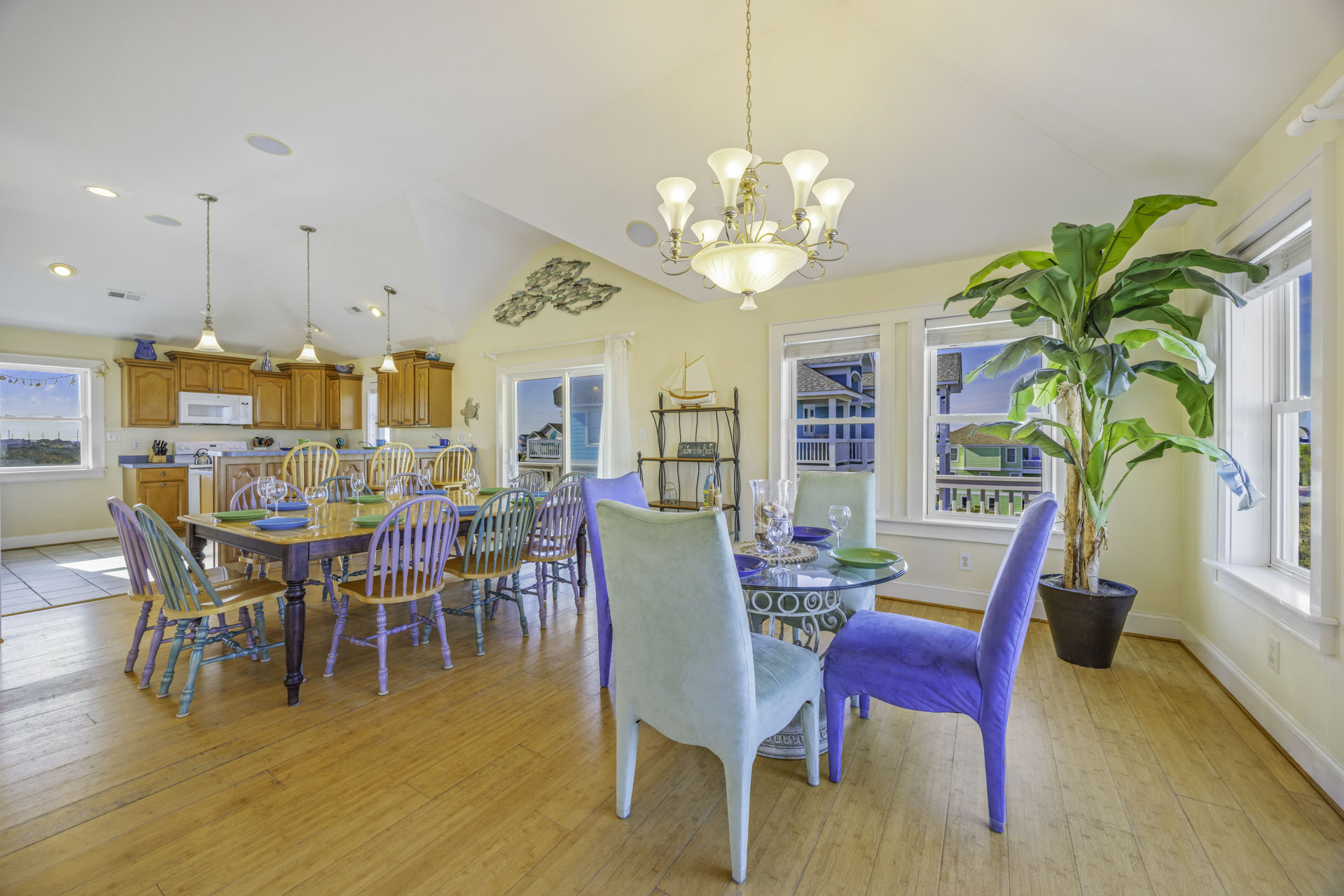 Surf Or Sound Realty 499 Jamaican Me Happy Dining Area 1