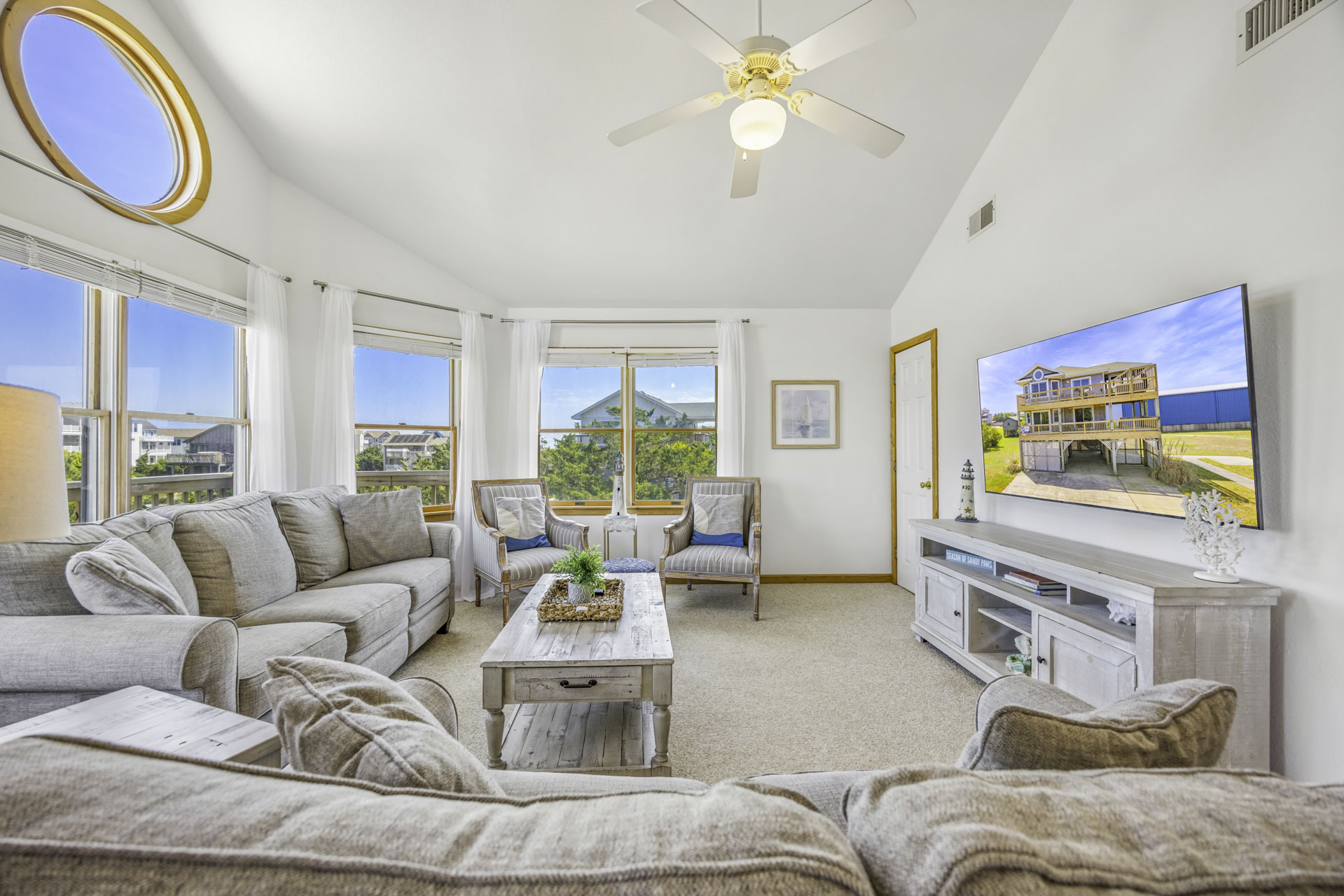 Surf Or Sound Realty 1244 Lokey Livin Great Room 2