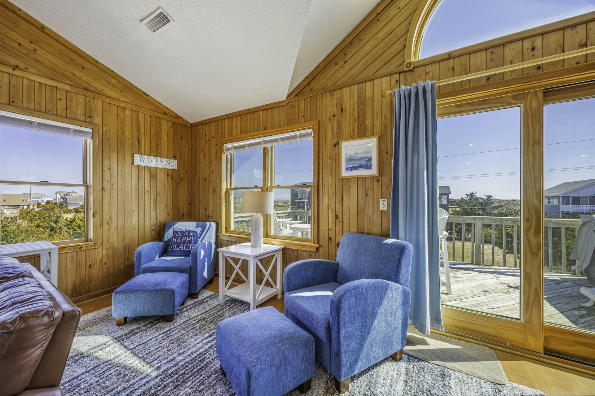 Surf Or Sound Realty 1245 Blue Wahoo Great Room 5