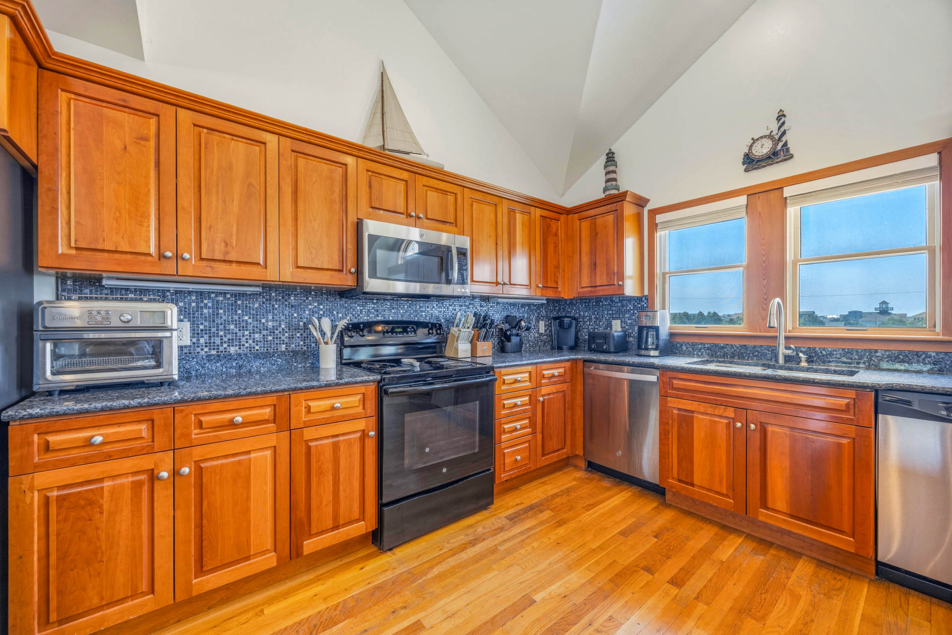 Surf Or Sound Realty 1259 The Annapolitan Kitchen 4