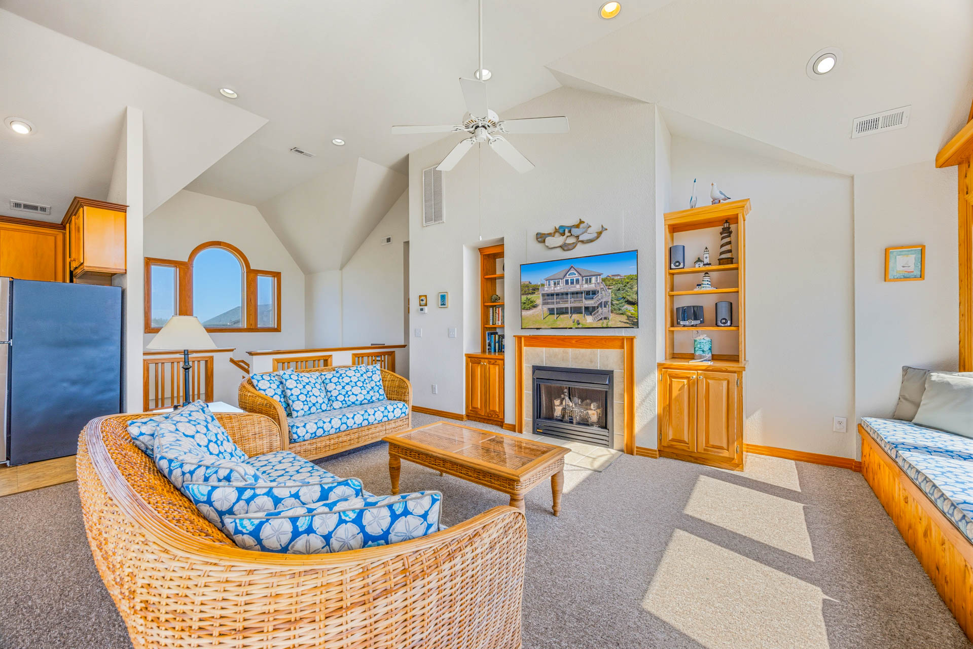 Surf Or Sound Realty 767 Beachcomber Great Room 3