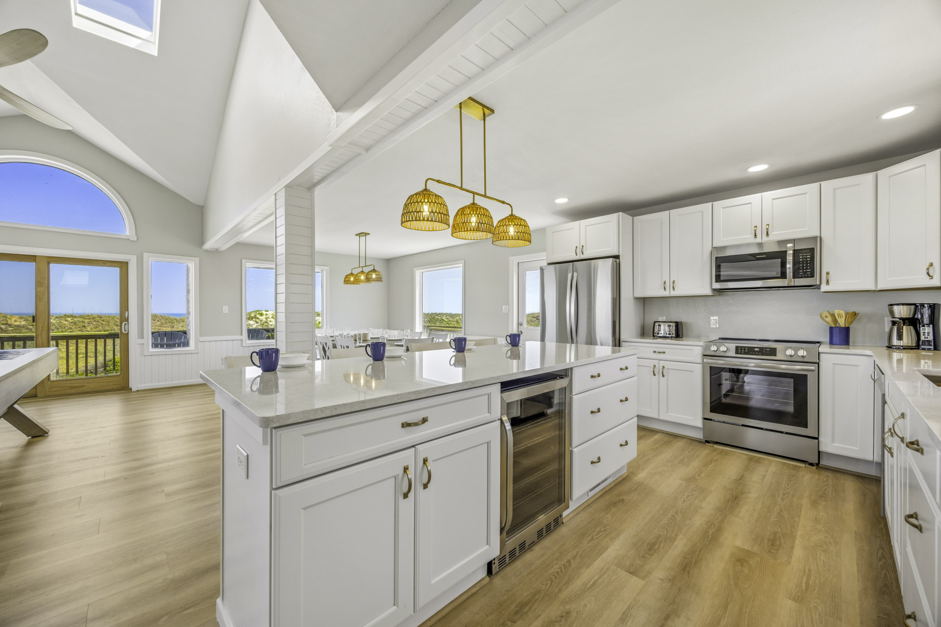 Surf Or Sound Realty 85 Suntana Kitchen 4