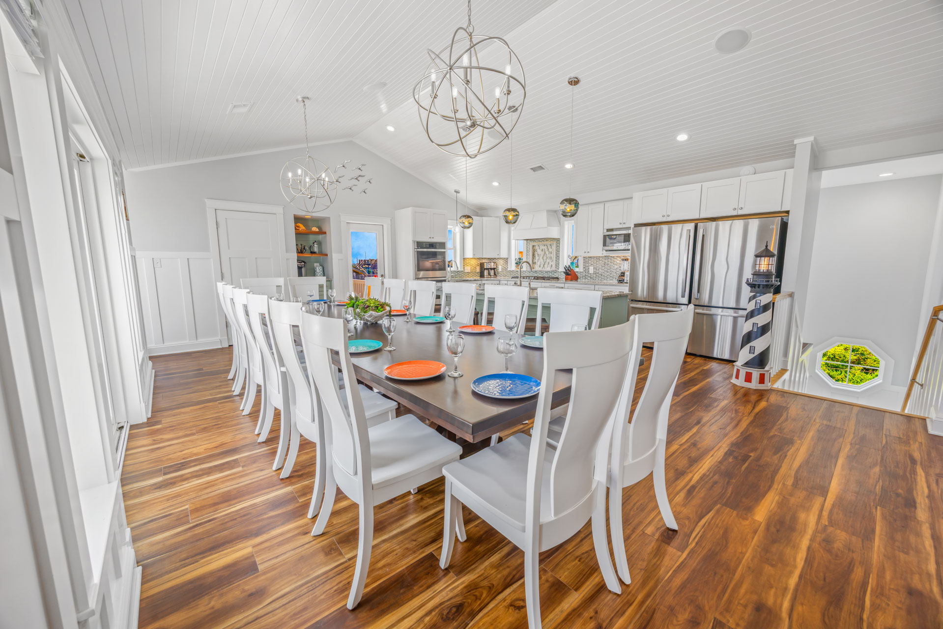Surf Or Sound Realty 990 Dawn Treader Dining Area 2