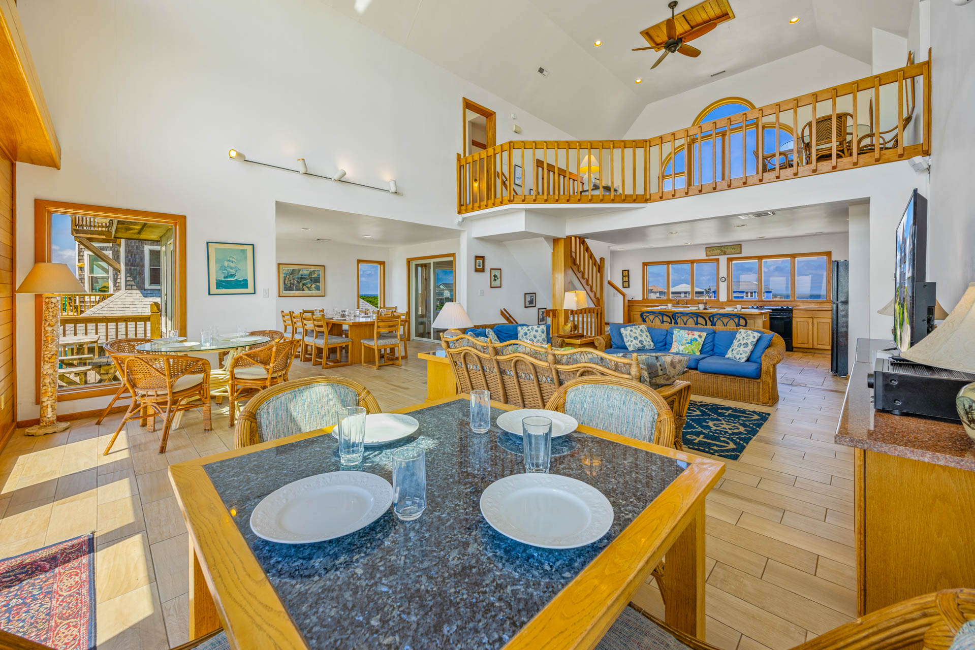 Surf Or Sound Realty 766 Surf's Up Dining Area 2
