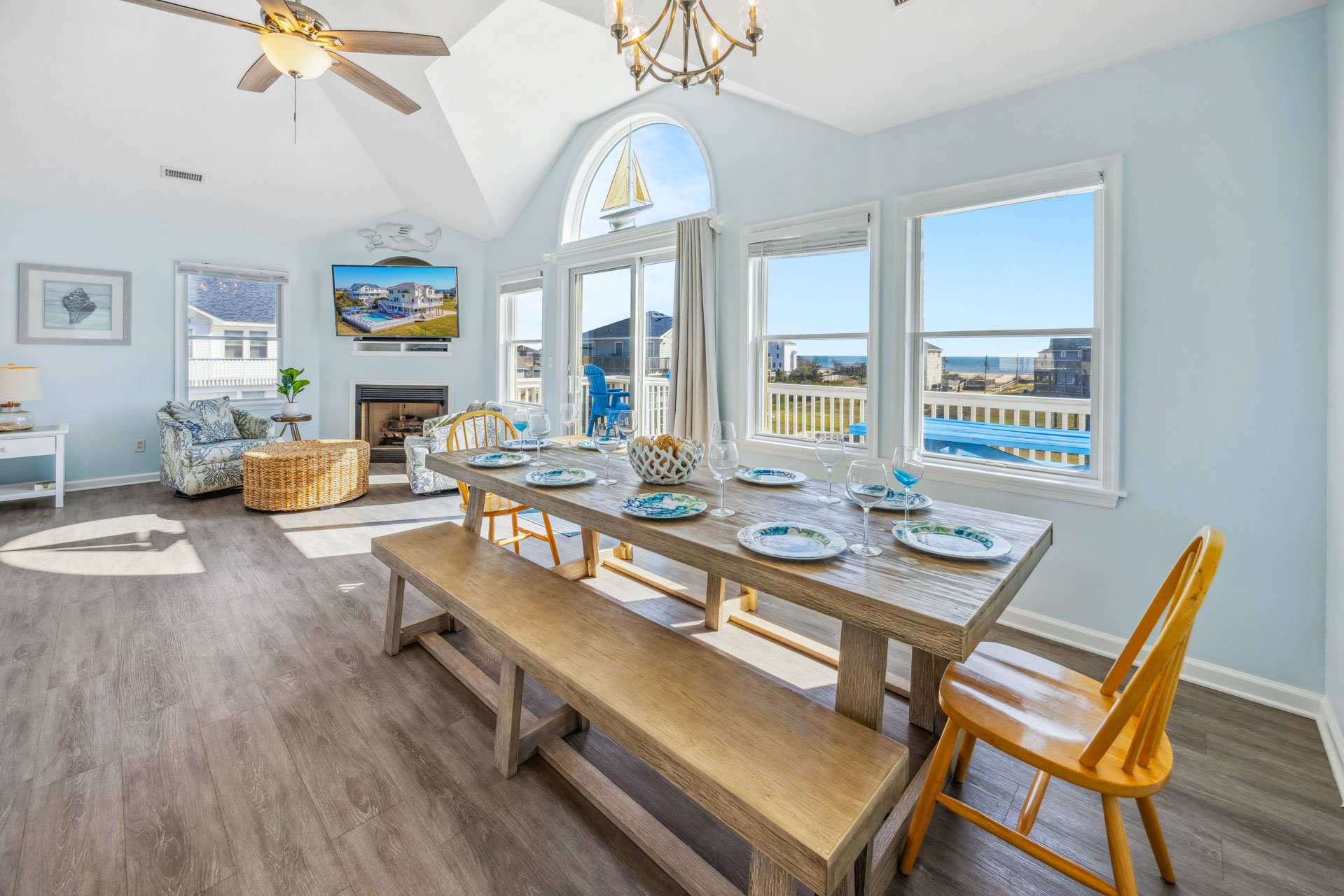 Surf Or Sound Realty 262 Endless Summer Dining Area 3