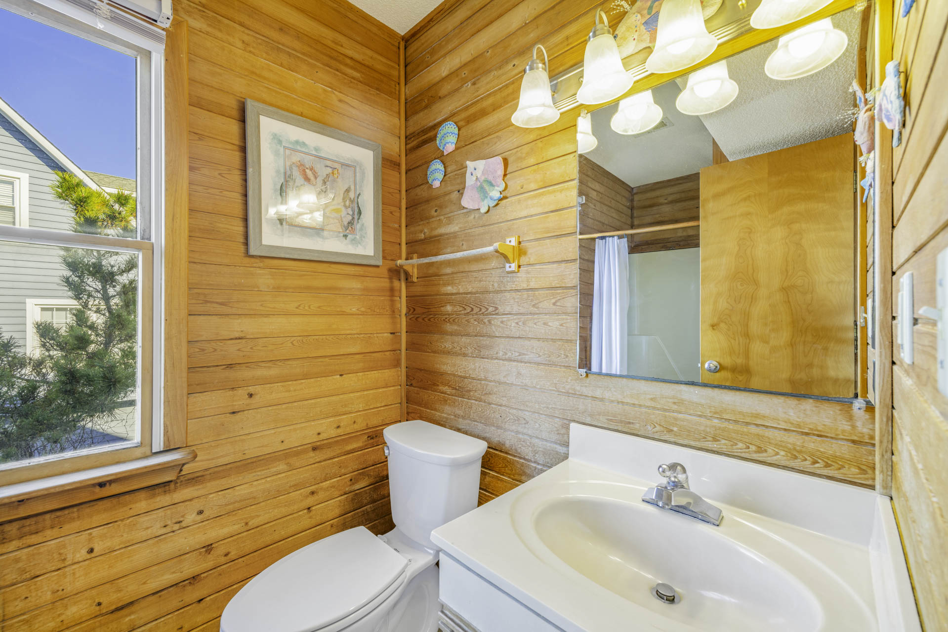 Surf Or Sound Realty 828 Peaceful Easy Feeling Bedroom 1 2