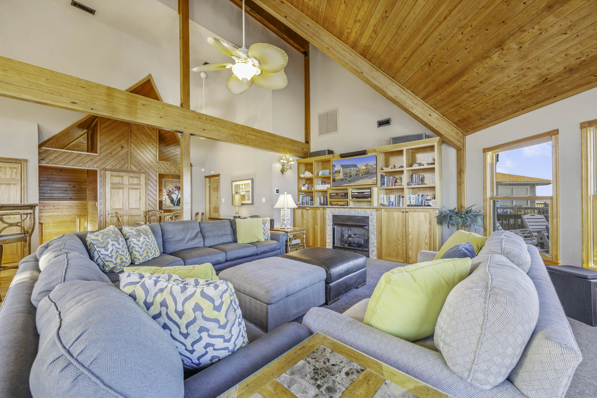 Surf Or Sound Realty 901 Flip Floppin Great Room 3