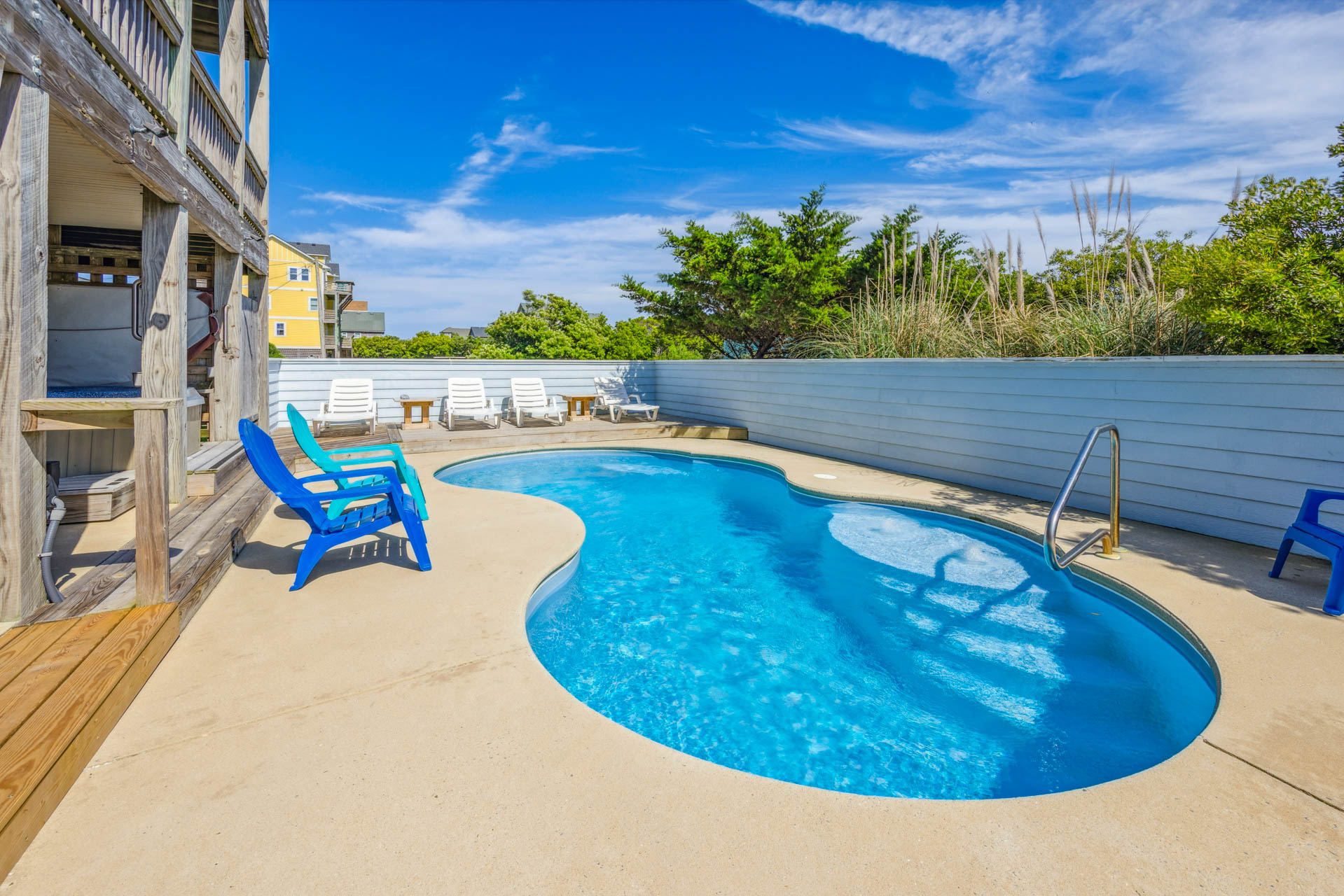 Surf Or Sound Realty 541 Alex's Hideaway Pool Area 2