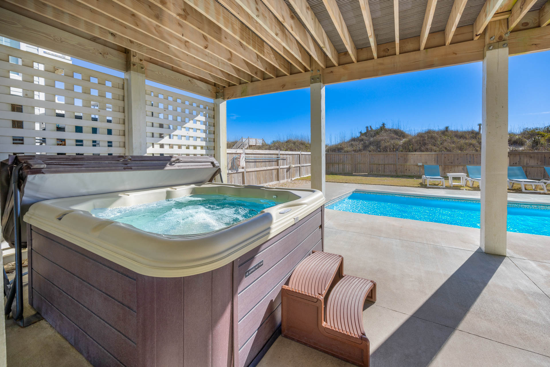 Surf Or Sound Realty 1217 Aqua Sol Hot Tub