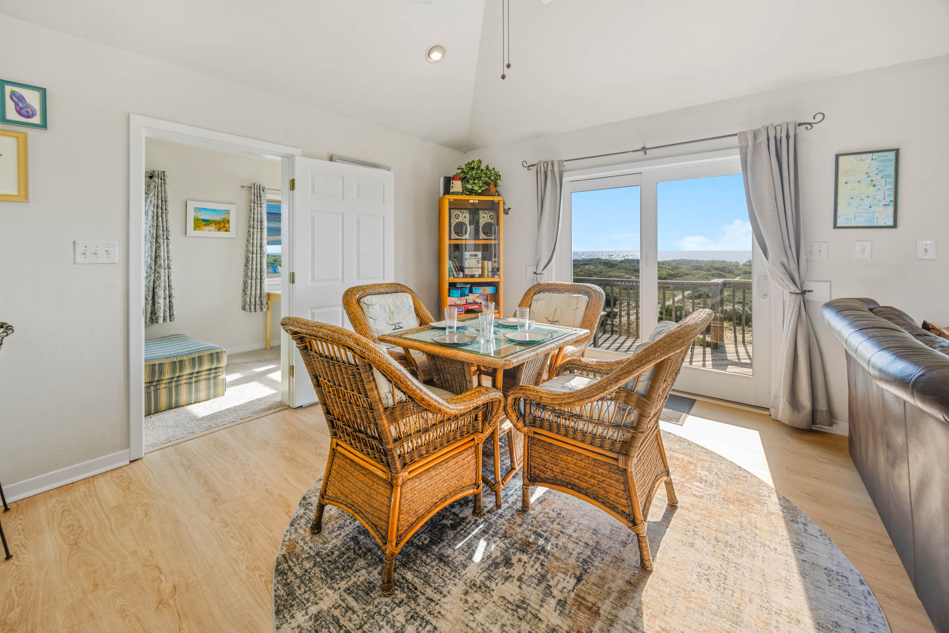 Surf Or Sound Realty 323 A Beach Dream Dining Area 4