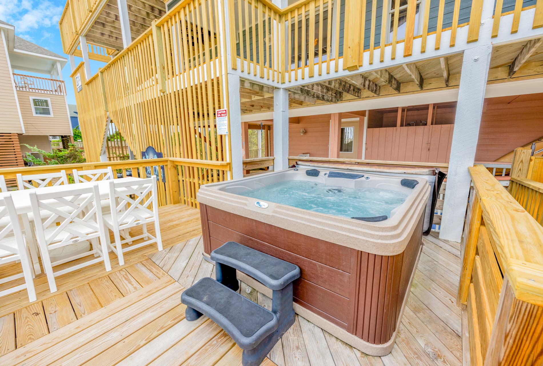 Surf Or Sound Realty 1194 Carolina Girl Hot Tub 1
