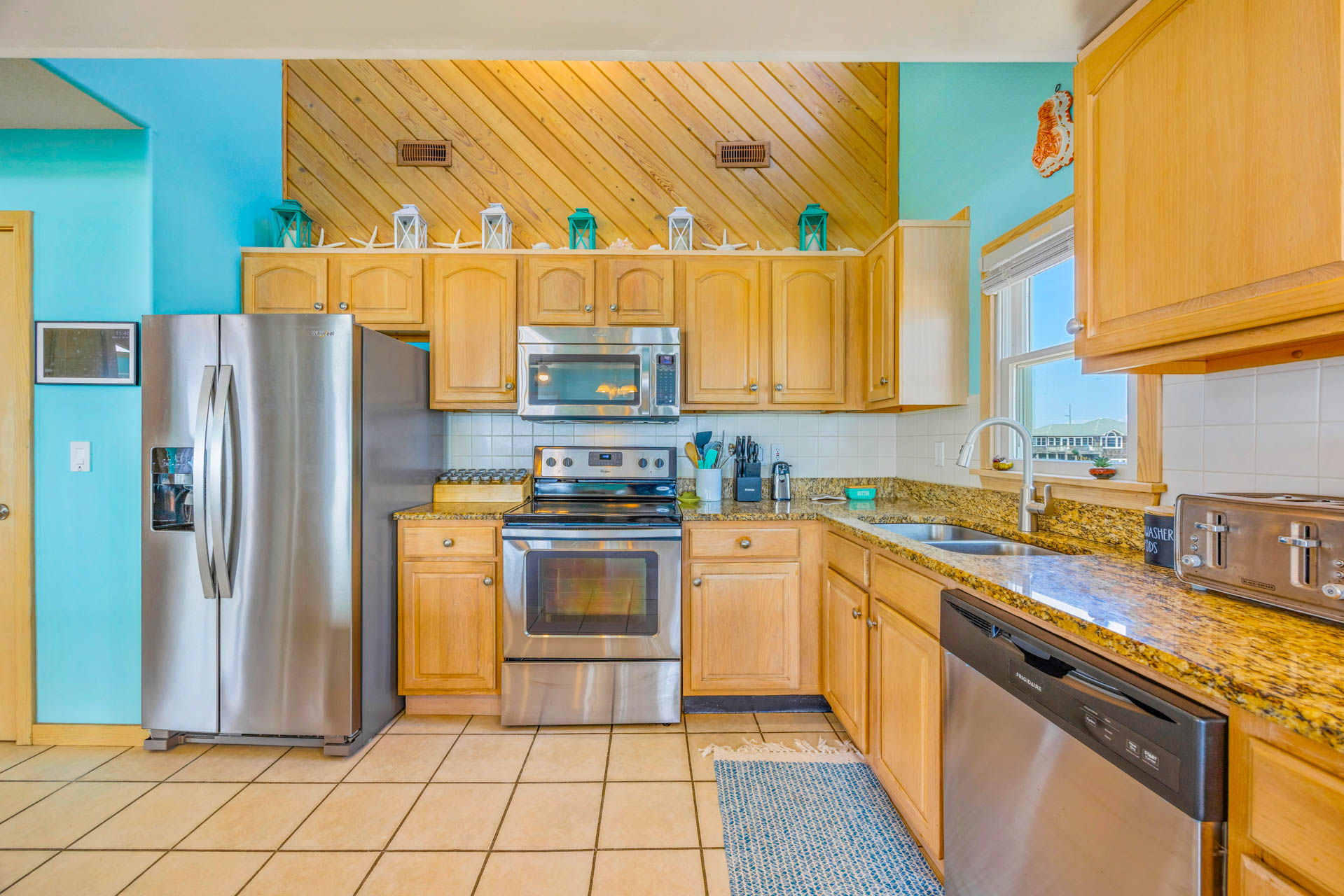 Surf Or Sound Realty 1246 Star Kissed Kitchen 1