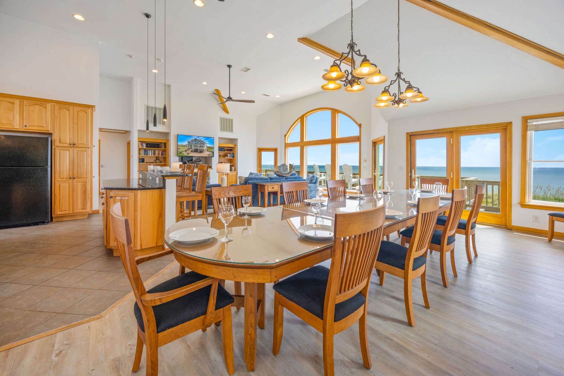 Surf Or Sound Realty 1150 God's Promise Dining Area 3