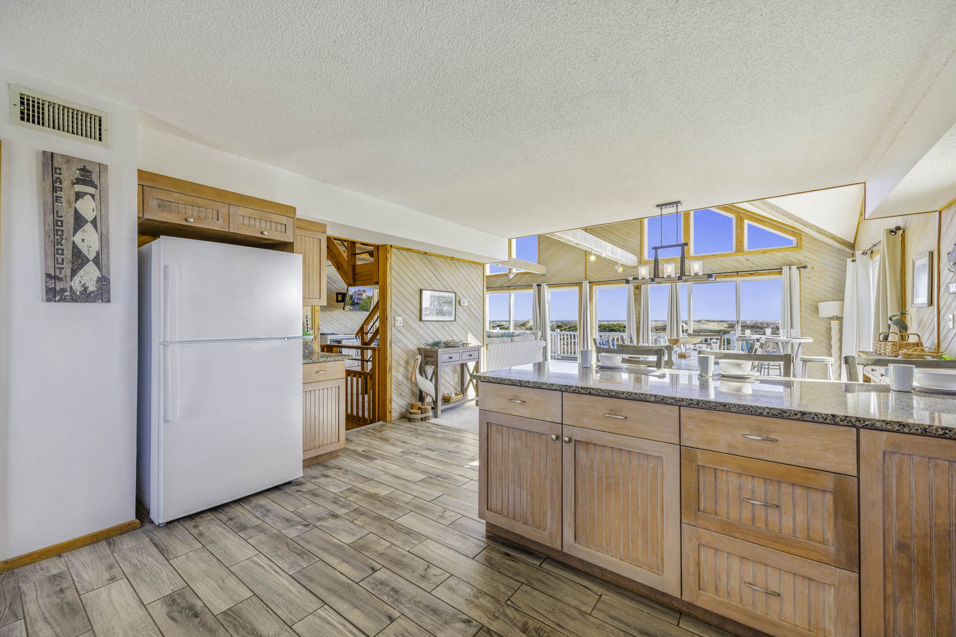 Surf Or Sound Realty 828 Peaceful Easy Feeling Kitchen 4