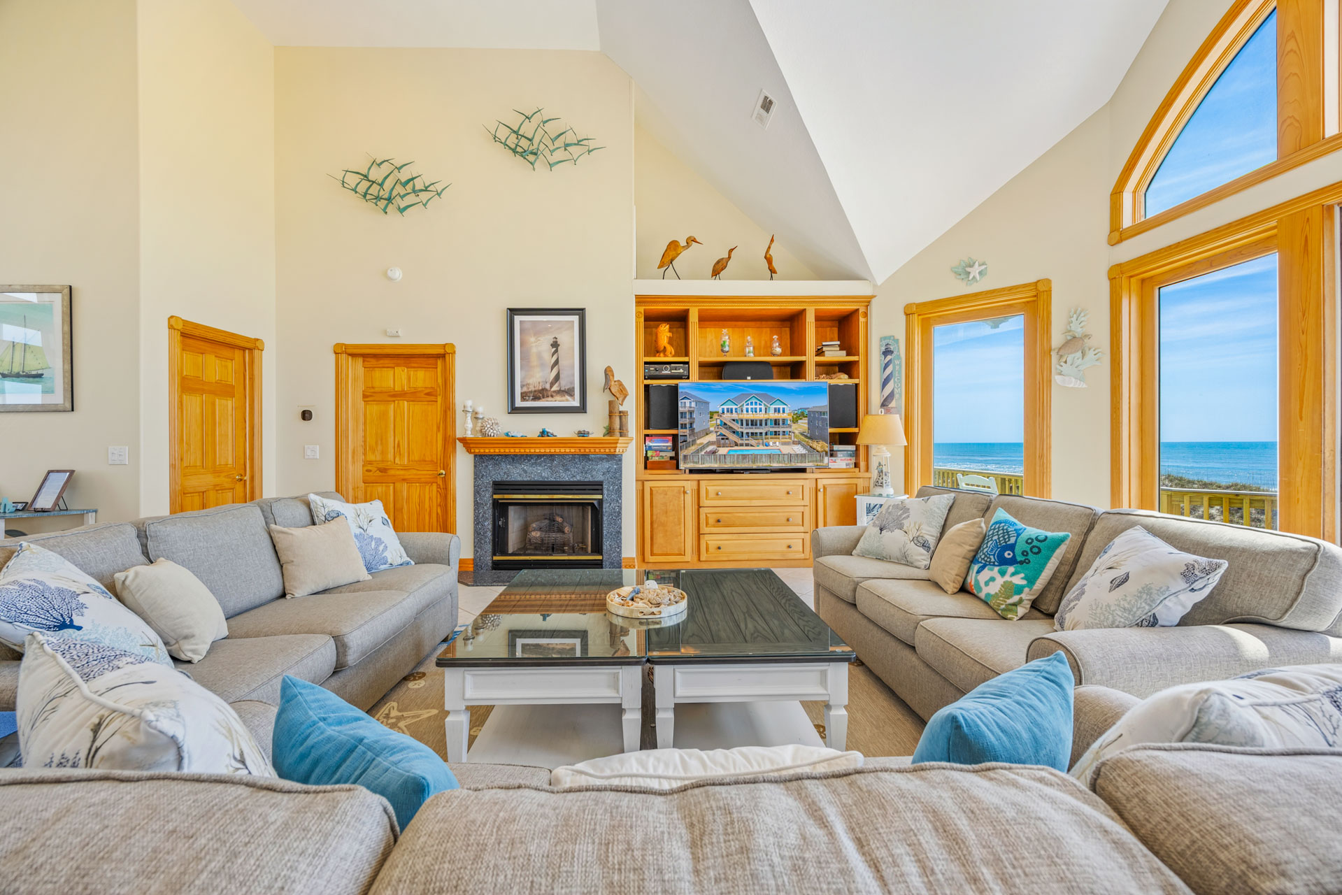 Surf Or Sound Realty 1145 Walkin On Sunshine Hatteras Great Room 5