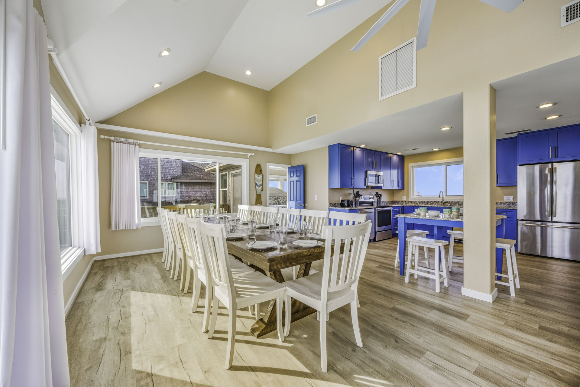 Surf Or Sound Realty 920 Leave Of Absence Dining Area 1