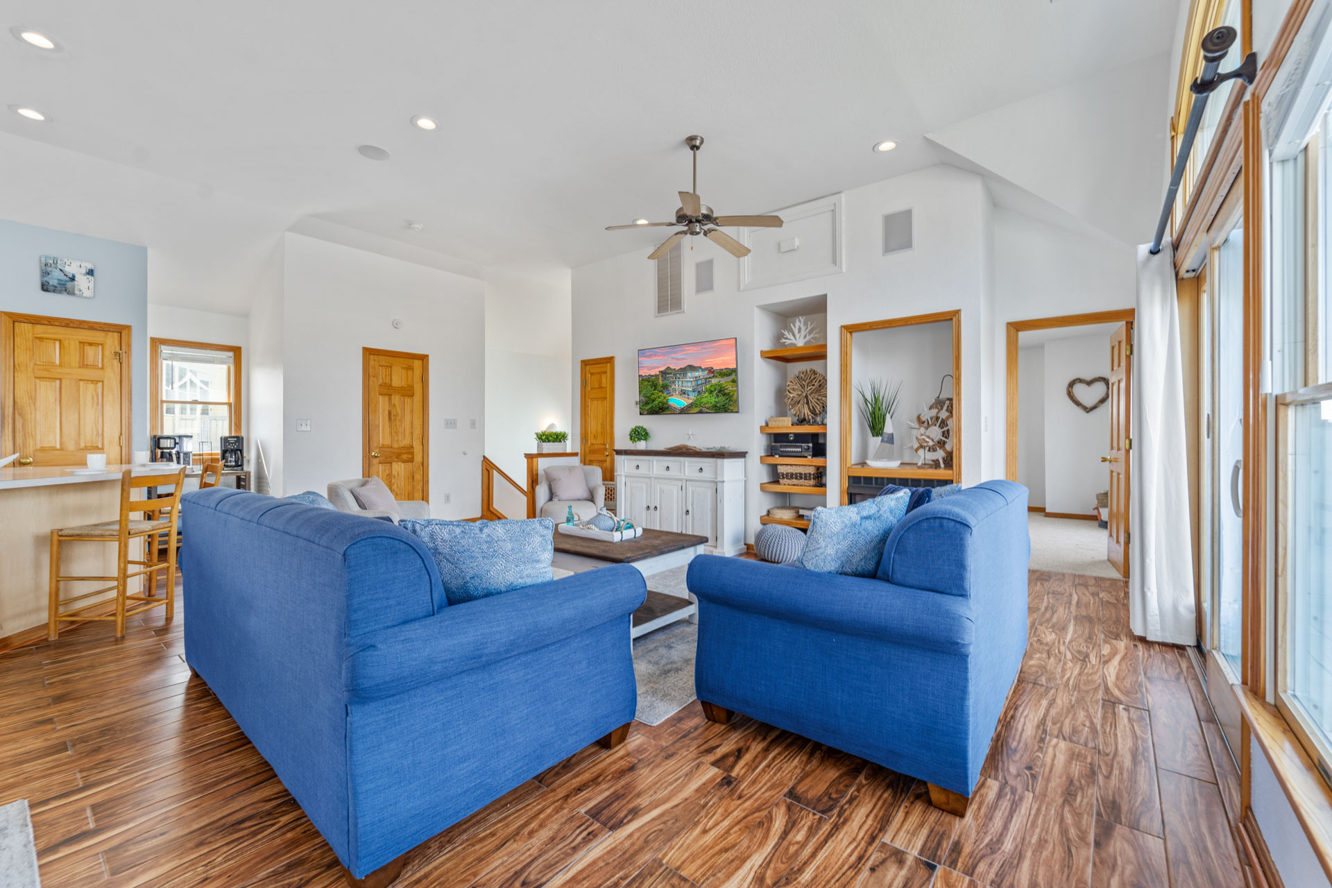 Surf Or Sound Realty 301 Cheers And Sunshine Great Room 3 (1) 3377612