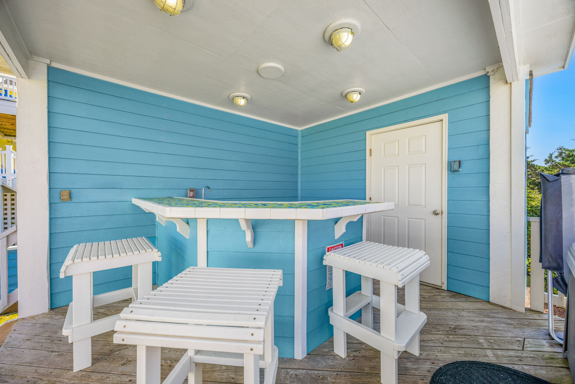 Surf Or Sound Realty 569 Cape Winds Tiki Bar