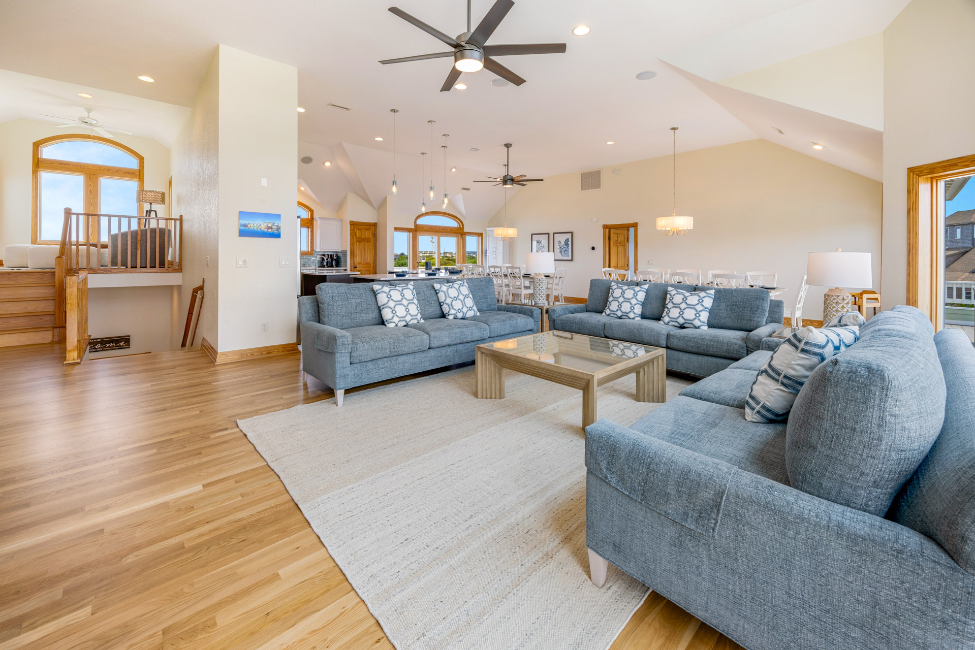 Surf Or Sound Realty 1067 Carolina Bliss Great Room 4