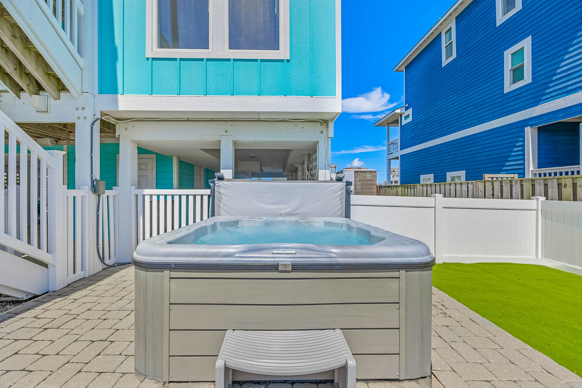 Surf Or Sound Realty 895 Sandy Beach Retreat Hot Tub 2