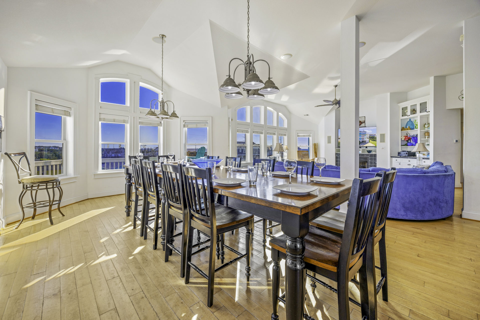 Surf Or Sound Realty 534 Peaceful Retreat Dining Area 3