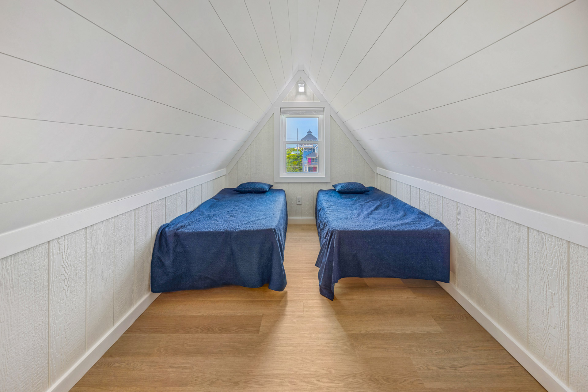 Surf Or Sound Realty 1214 Dream Gables Bedroom 6