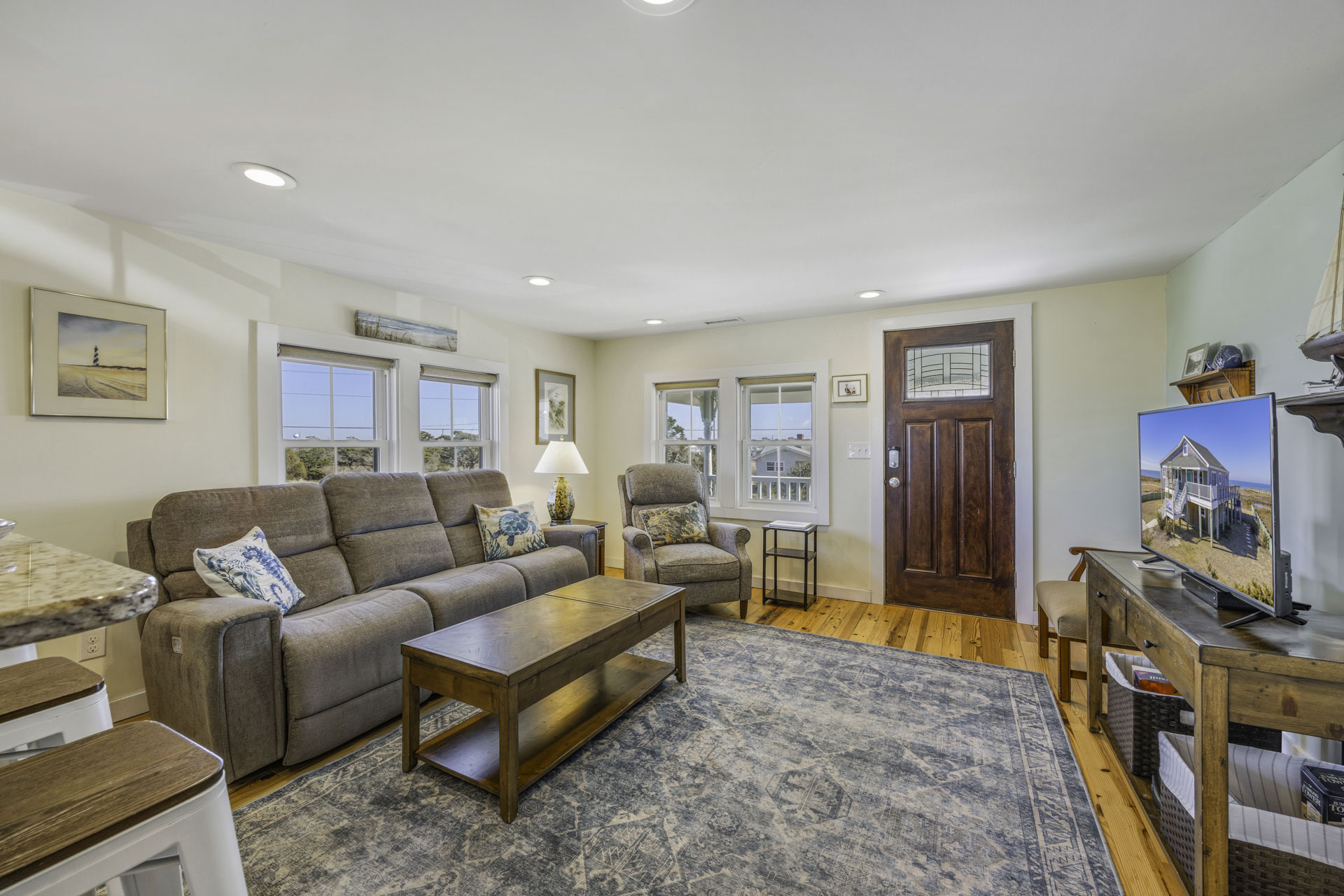 Surf Or Sound Realty 940 Bubba's Last Resort Great Room 1