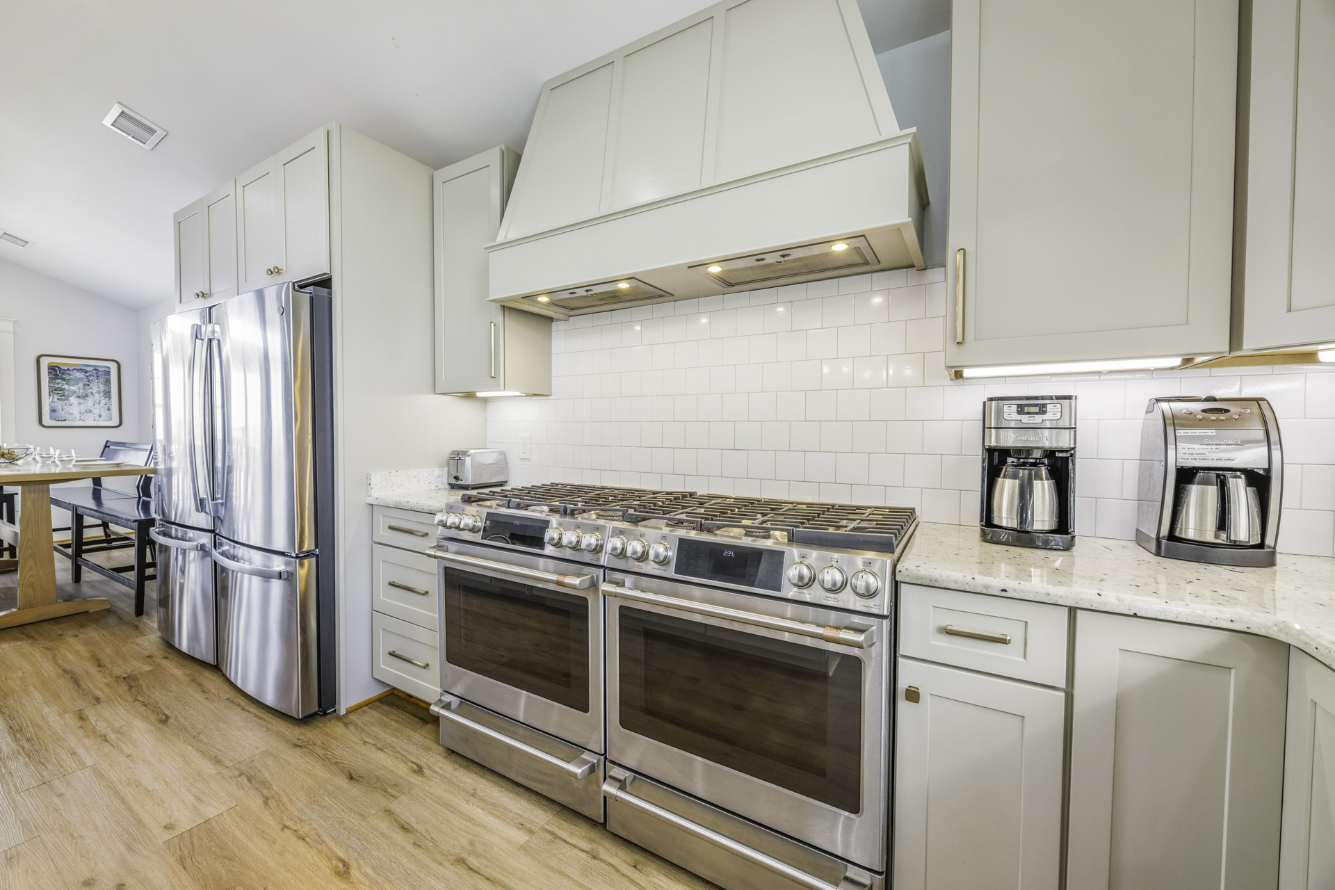 Surf Or Sound Realty 1000 Bellavues Kitchen 2