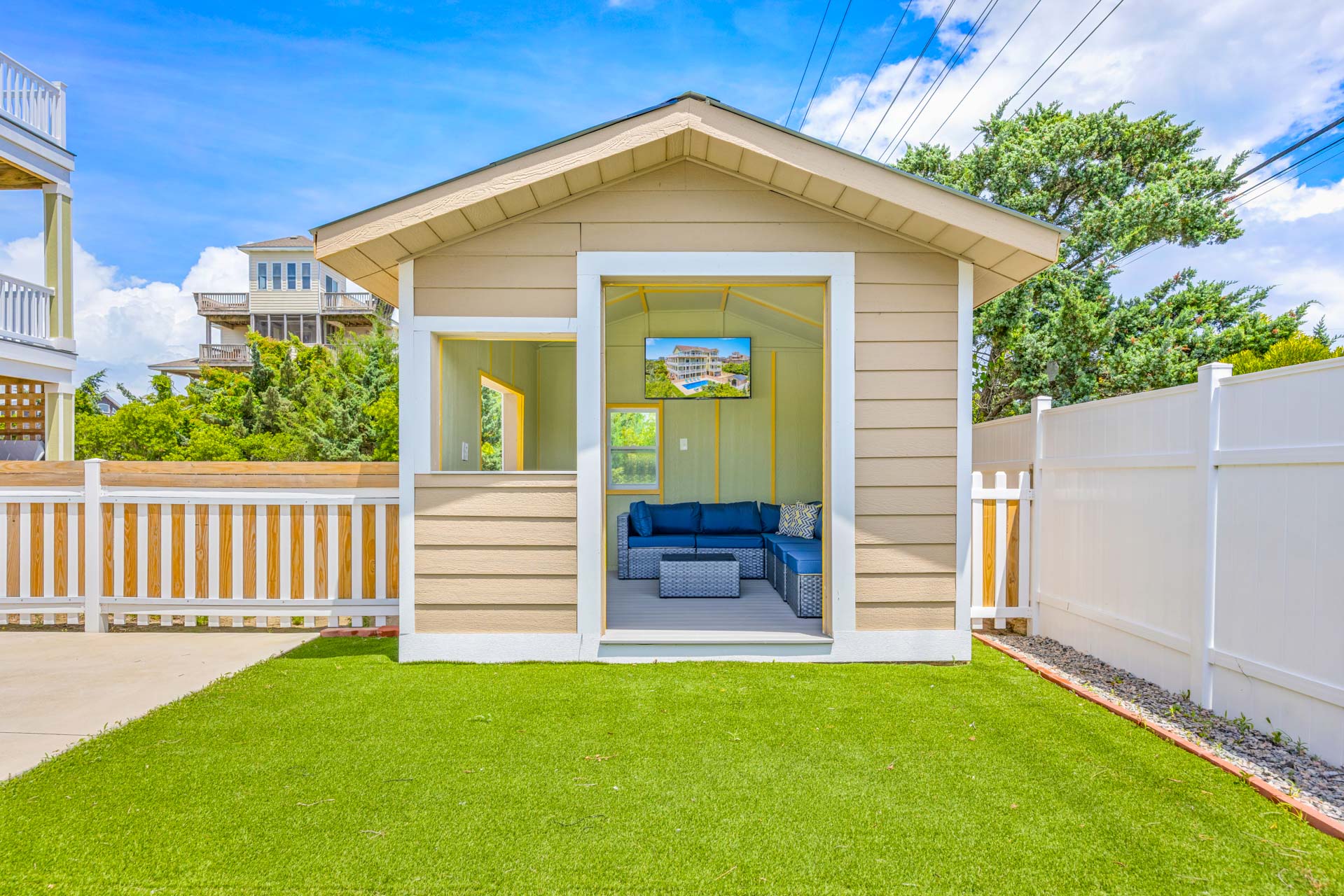 Surf Or Sound Realty 1238 Costa Del Mar Pool Area 2