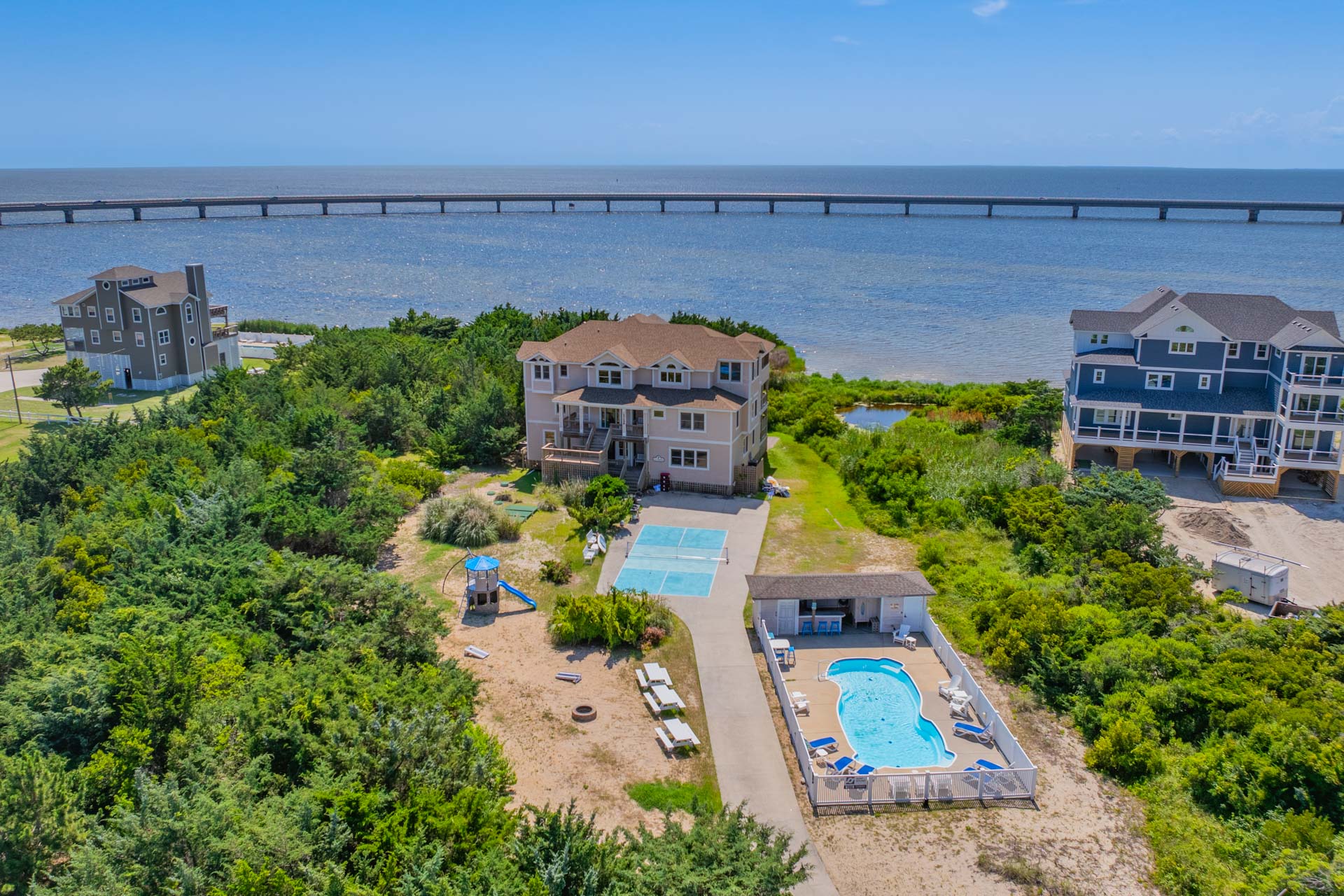 Surf Or Sound Realty 566 La Familia Exterior 3