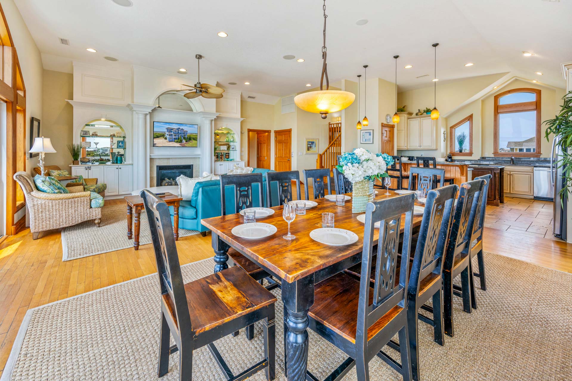 Surf Or Sound Realty 1029 Sunset Serenade Dining Area 2