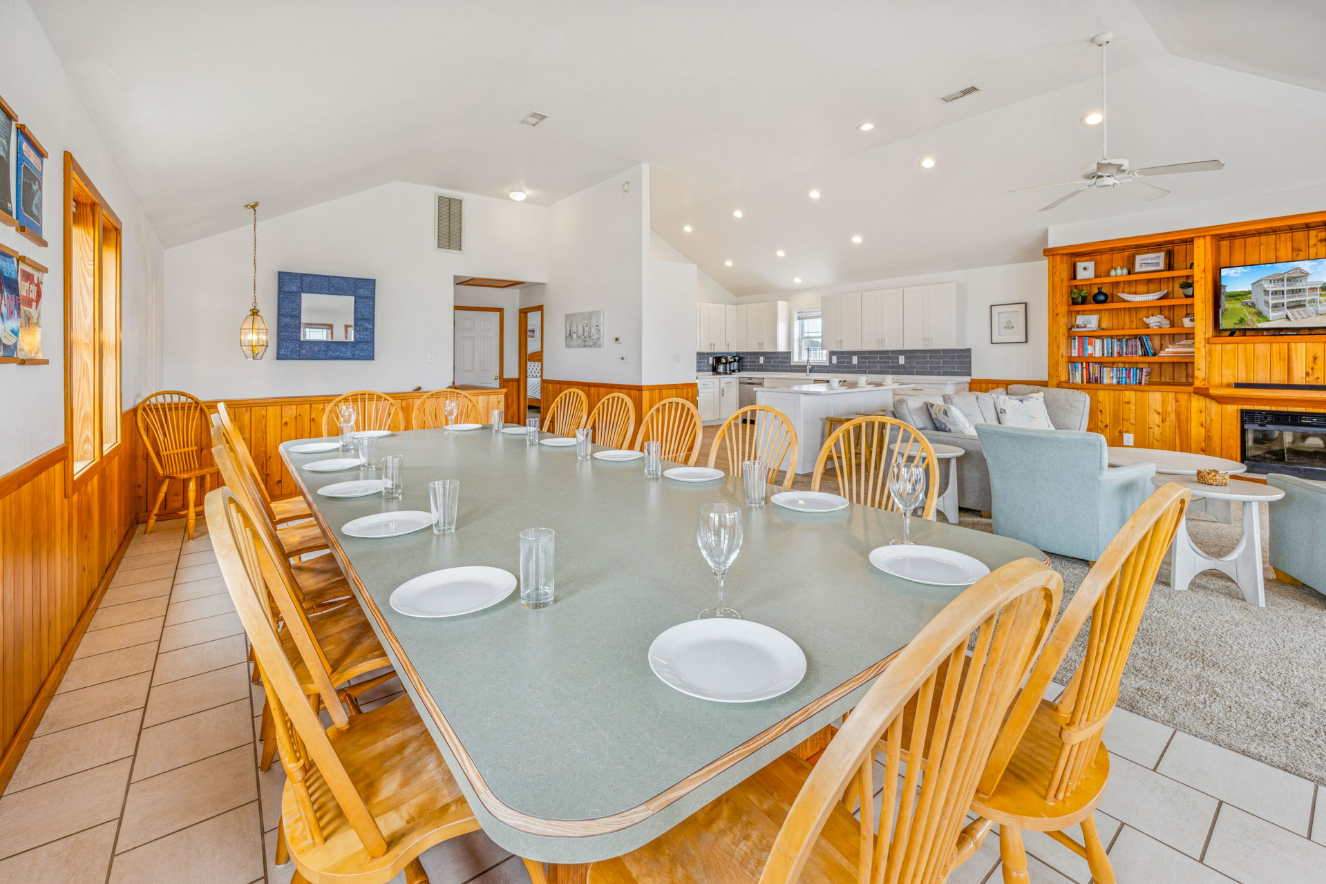 Surf Or Sound Realty 236 Surf Music Dining Area 4
