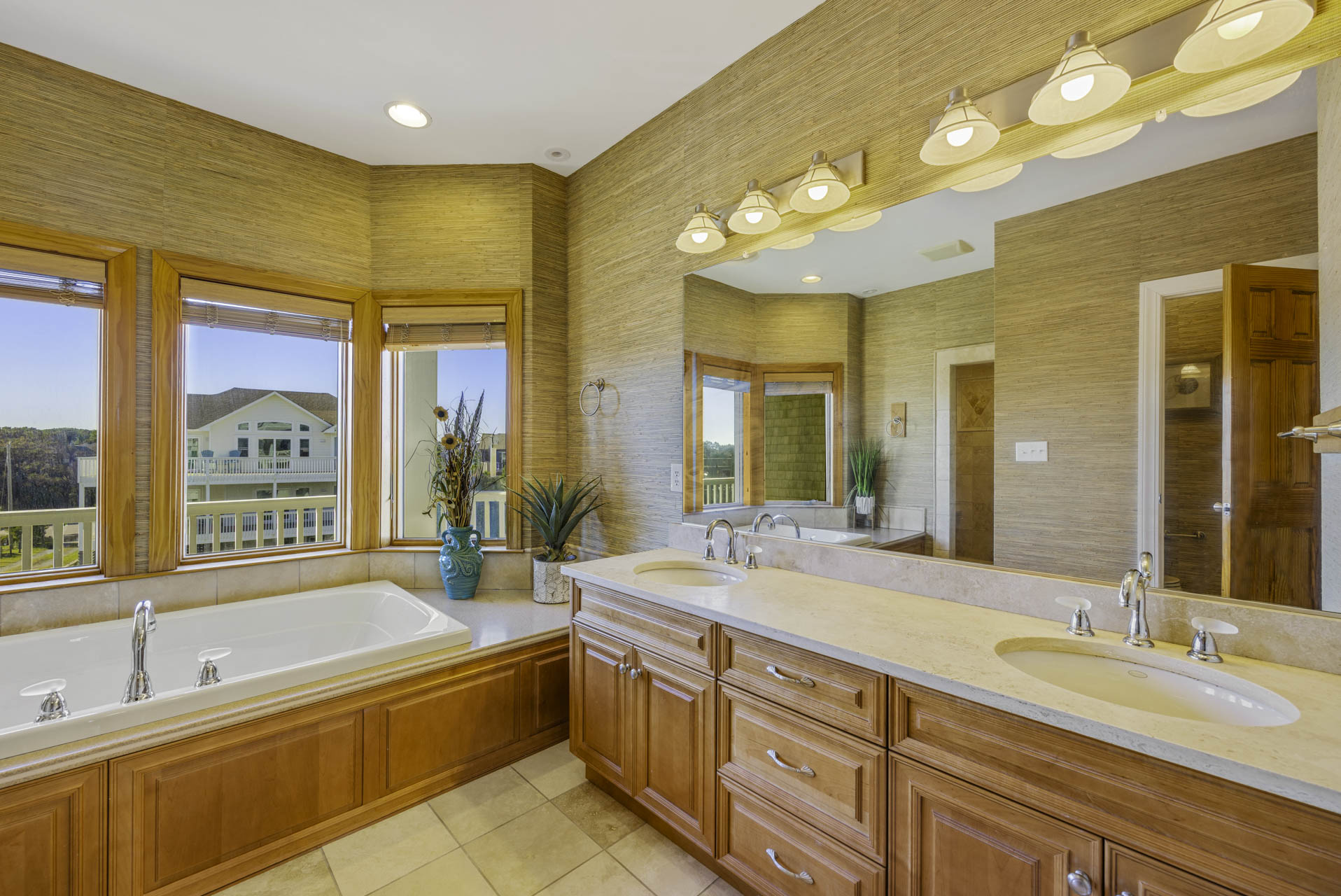 Surf Or Sound Realty 679 Sea Glass Bedroom 2 3