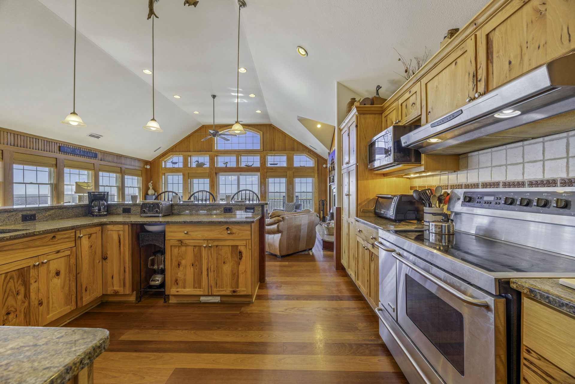 Surf Or Sound Realty 622 Sea Lady II Kitchen 4