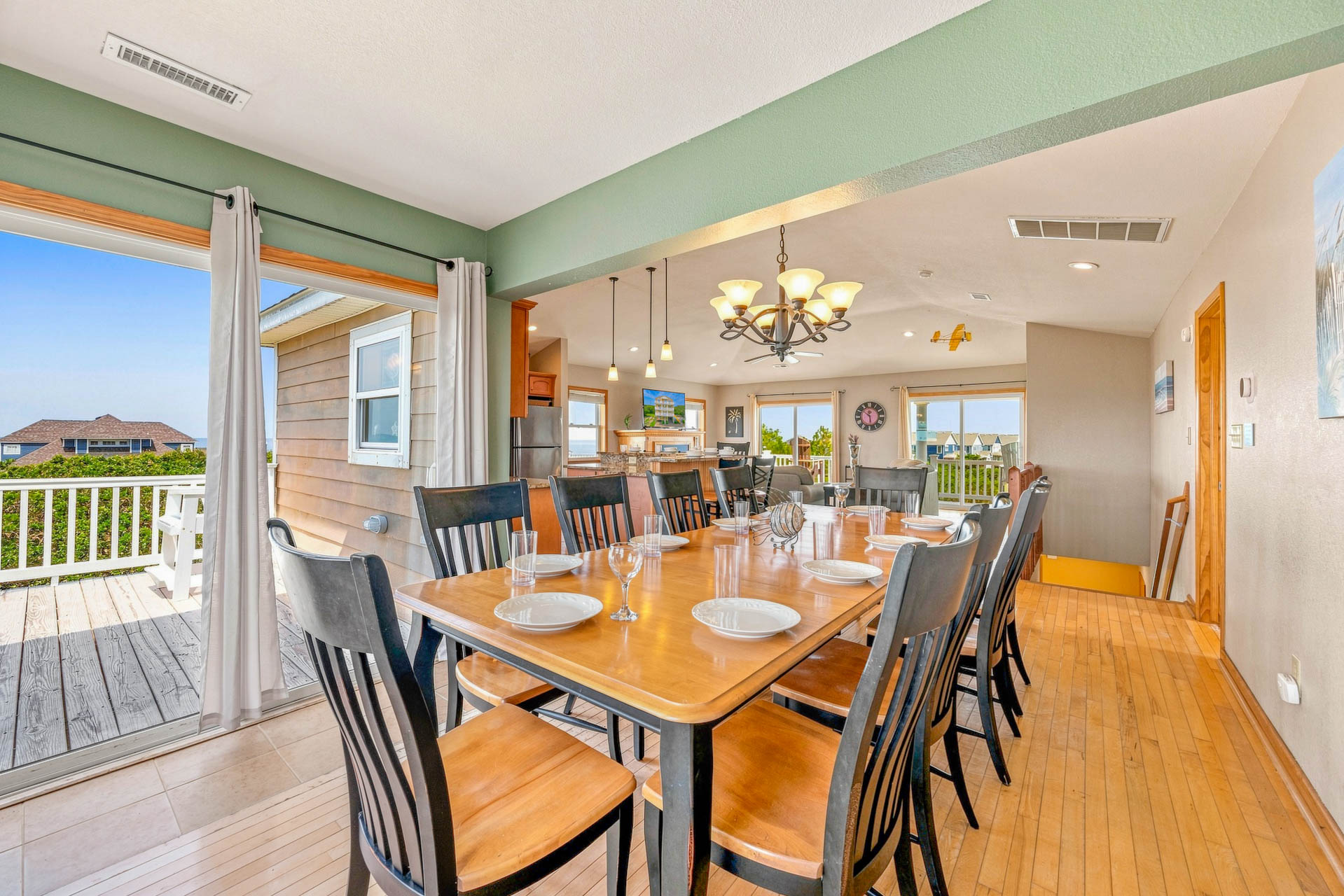 Surf Or Sound Realty 1255 Villa Dolce Vita Dining Area 3