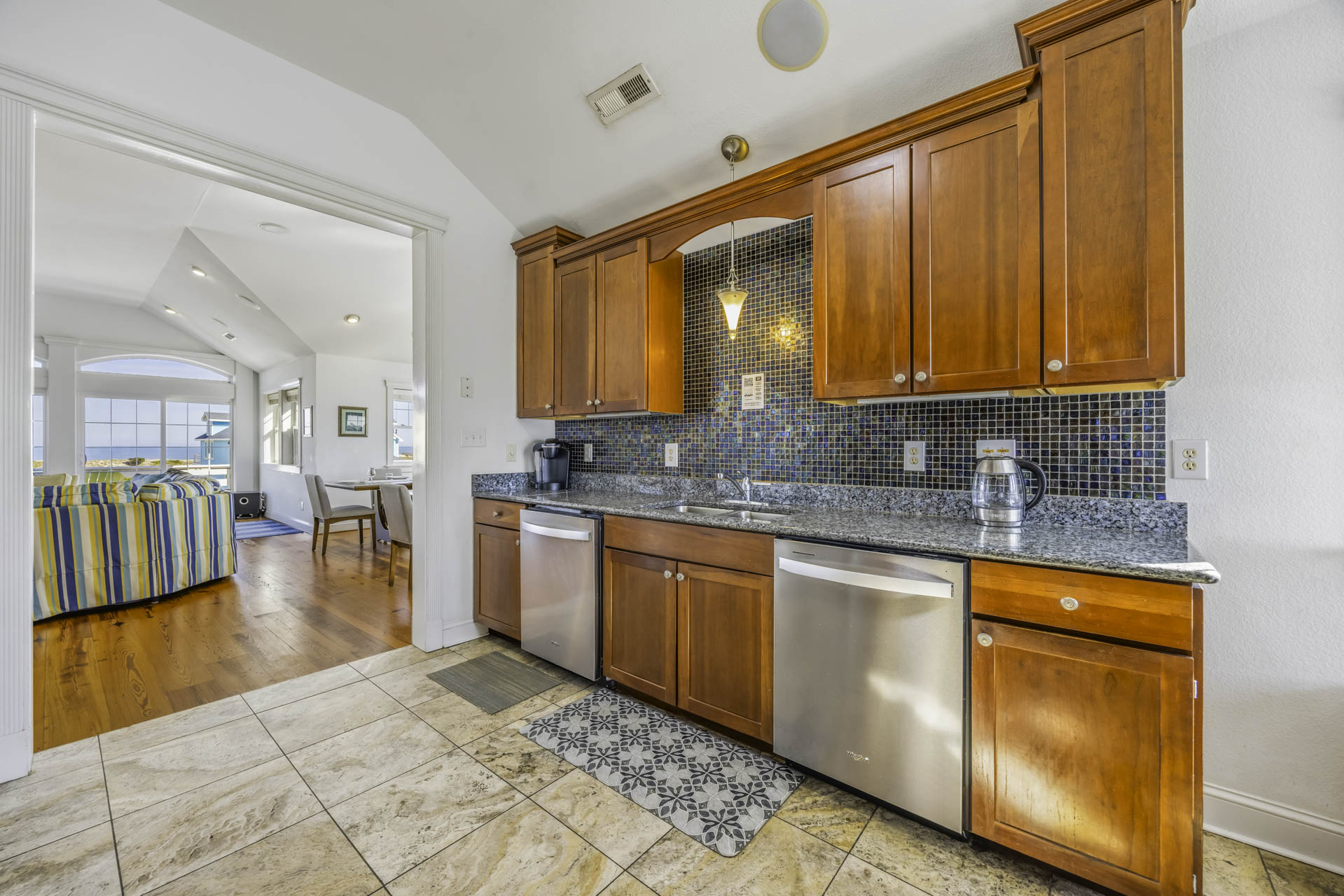 Surf Or Sound Realty 564 High Seas Kitchen 4