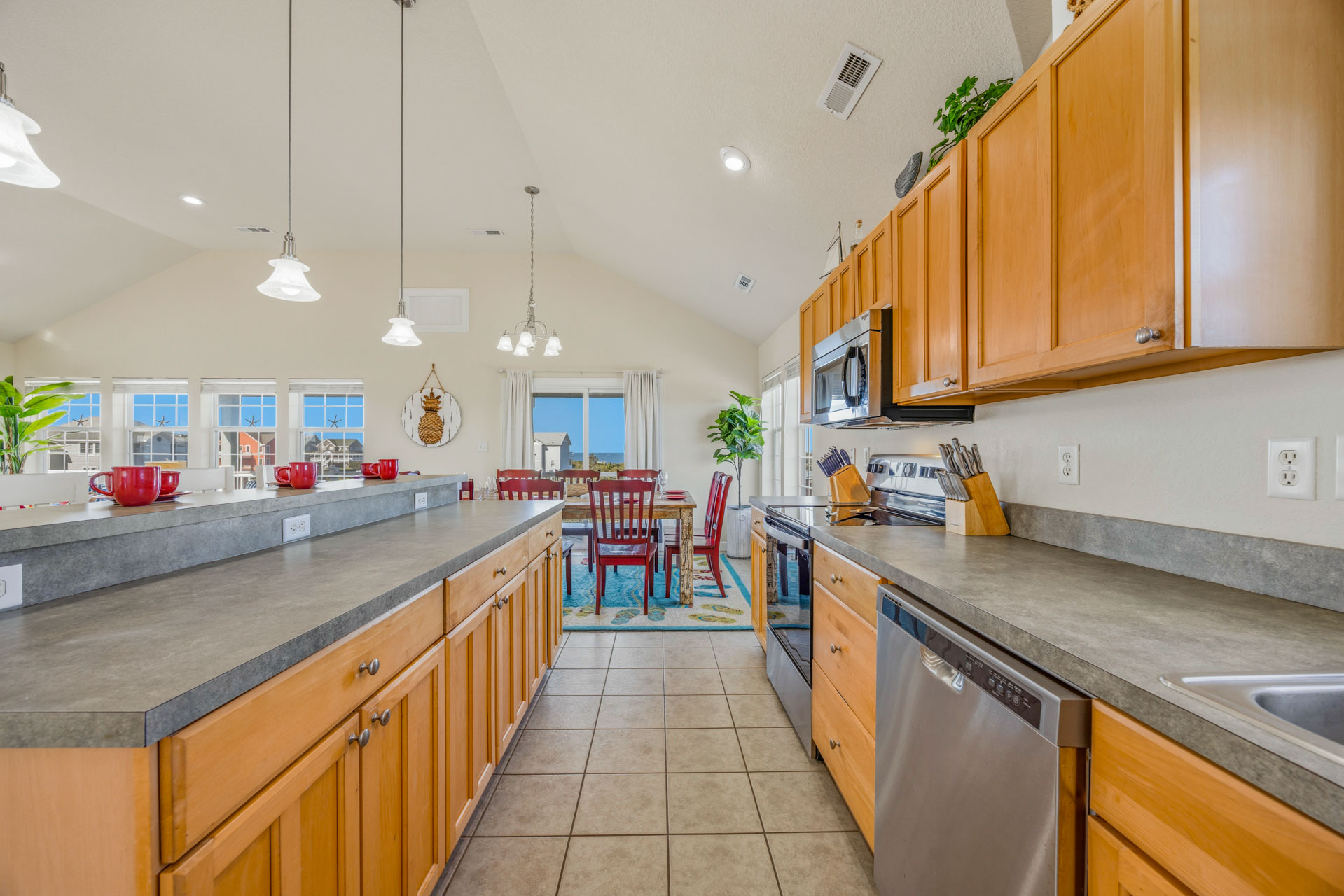 Surf Or Sound Realty 823 Sounds Good 2 Me Kitchen 5