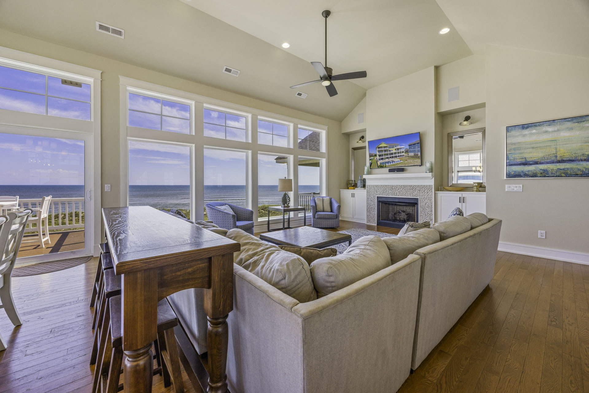 Surf Or Sound Realty 836 Hatteras Grander Great Room 1