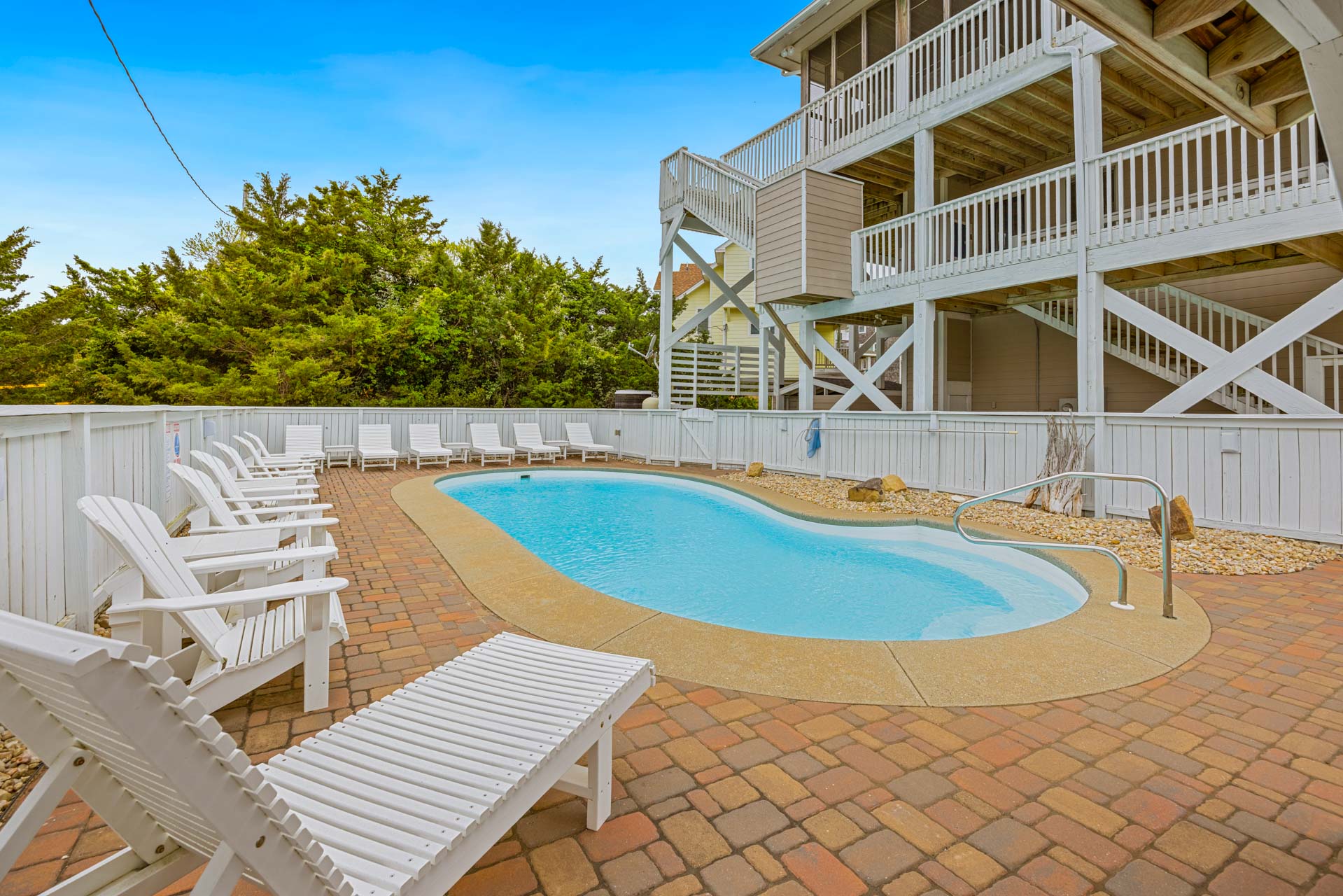 Surf Or Sound Realty 638 The Hatteras House Pool Area 3