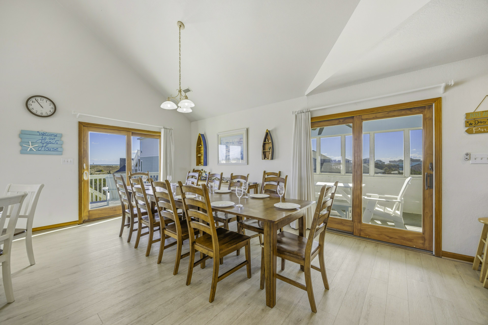 Surf Or Sound Realty 201 Blue Waves Dining Area 5