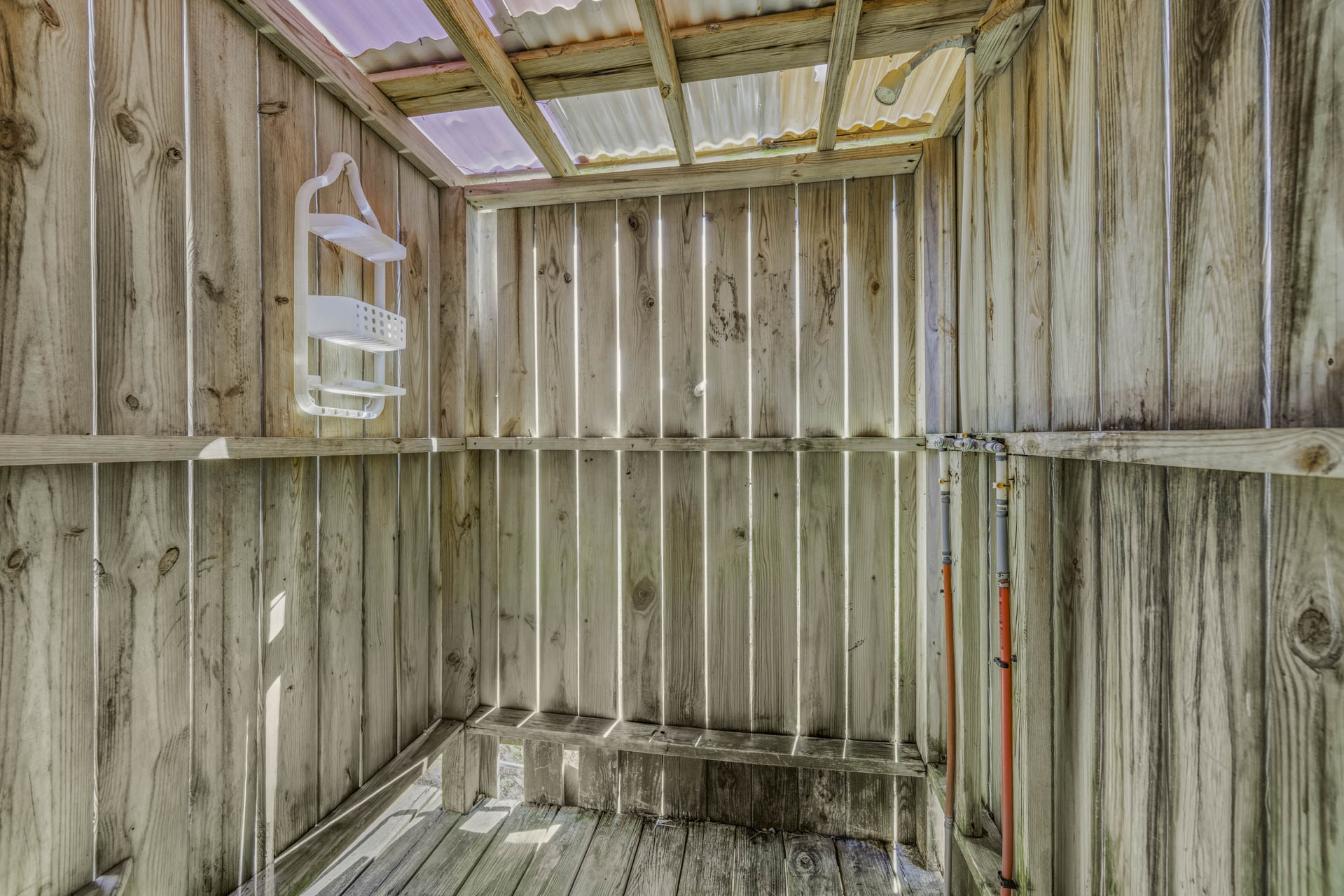 Surf Or Sound Realty 15 Driftwood Outdoor Shower