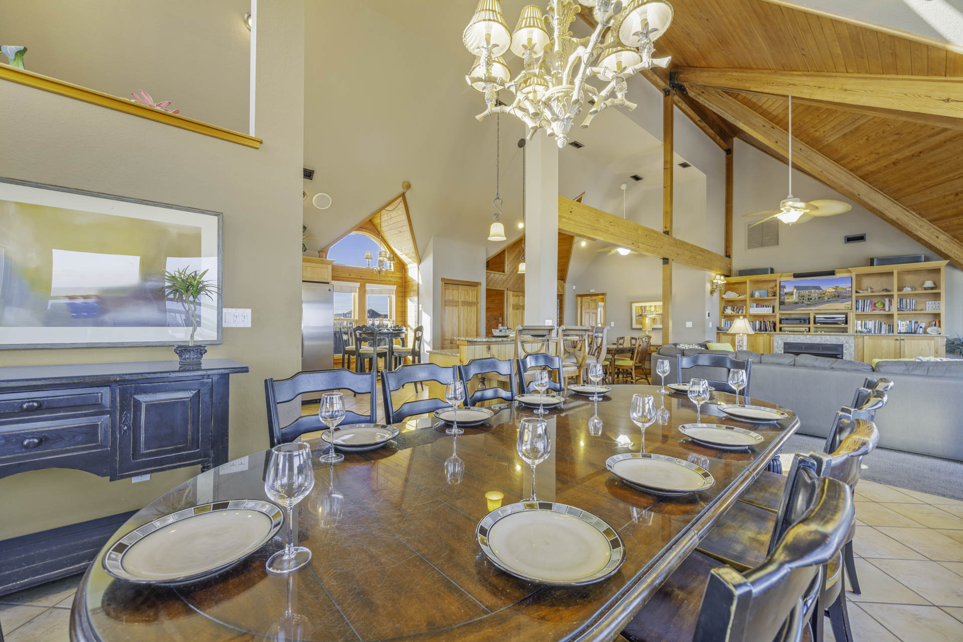 Surf Or Sound Realty 901 Flip Floppin Dining Area 1