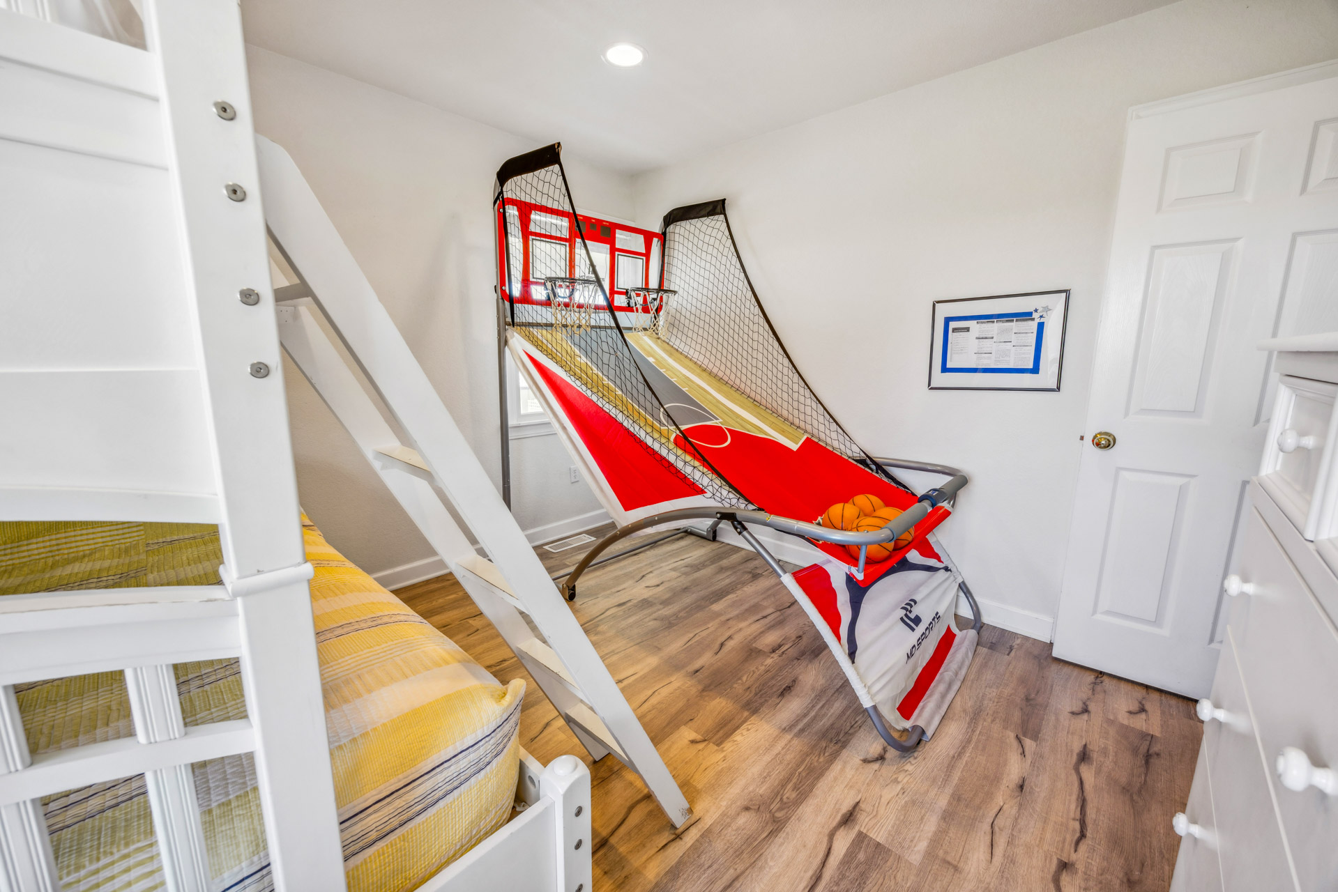 Surf Or Sound Realty 660 Beach Music Bedroom 4 2