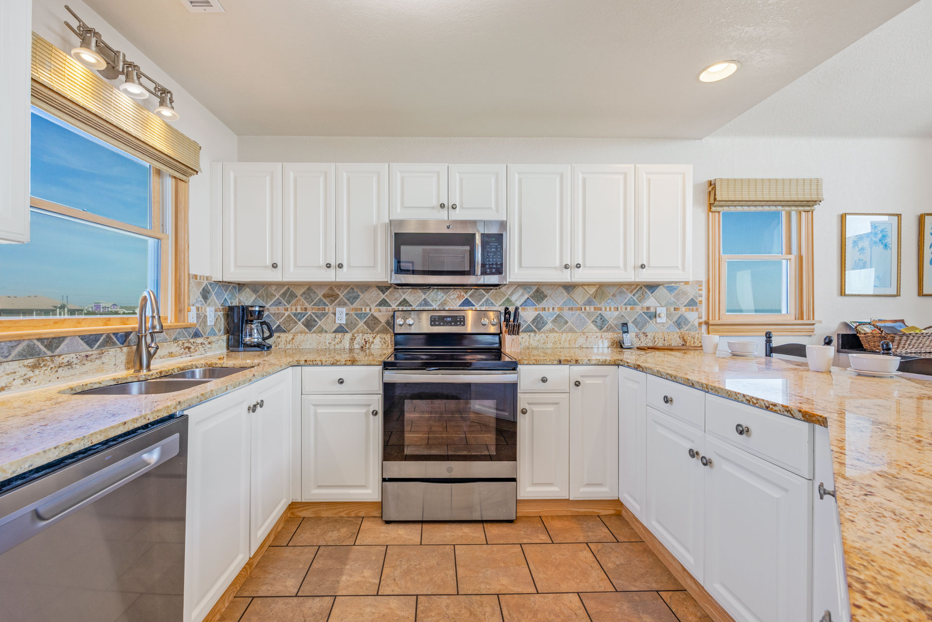 Surf Or Sound Realty 12 Bermuda Dunes Kitchen 3