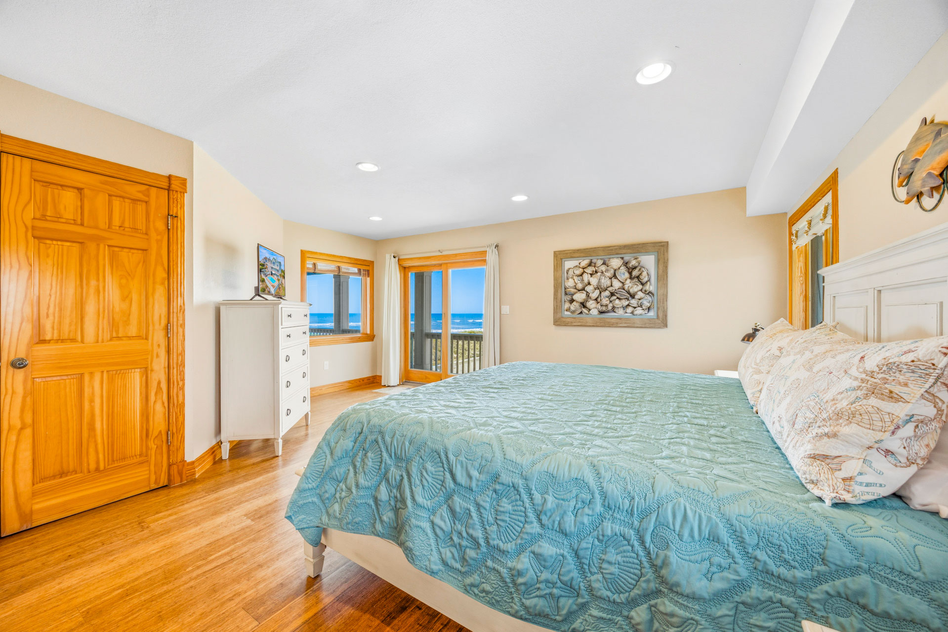 Surf Or Sound Realty 1126 Splash Landing Bedroom 3 2