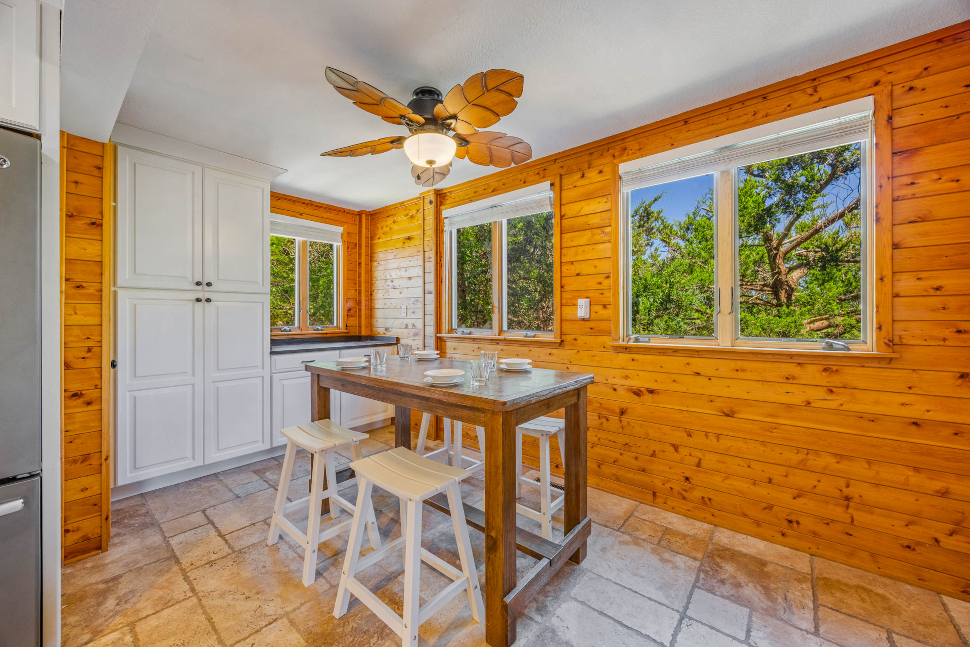 Surf Or Sound Realty 1258 Idle Minds Kitchen Area 4