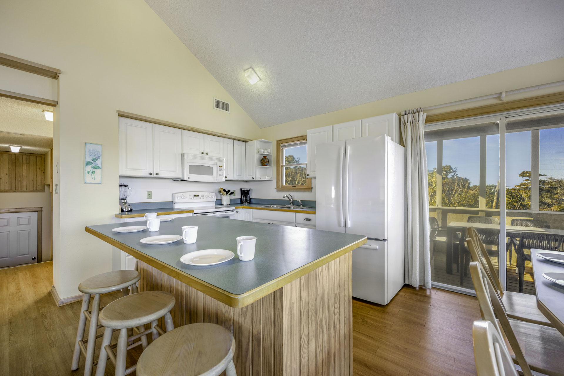 Surf Or Sound Realty 113 Sea Biscuit Kitchen 1