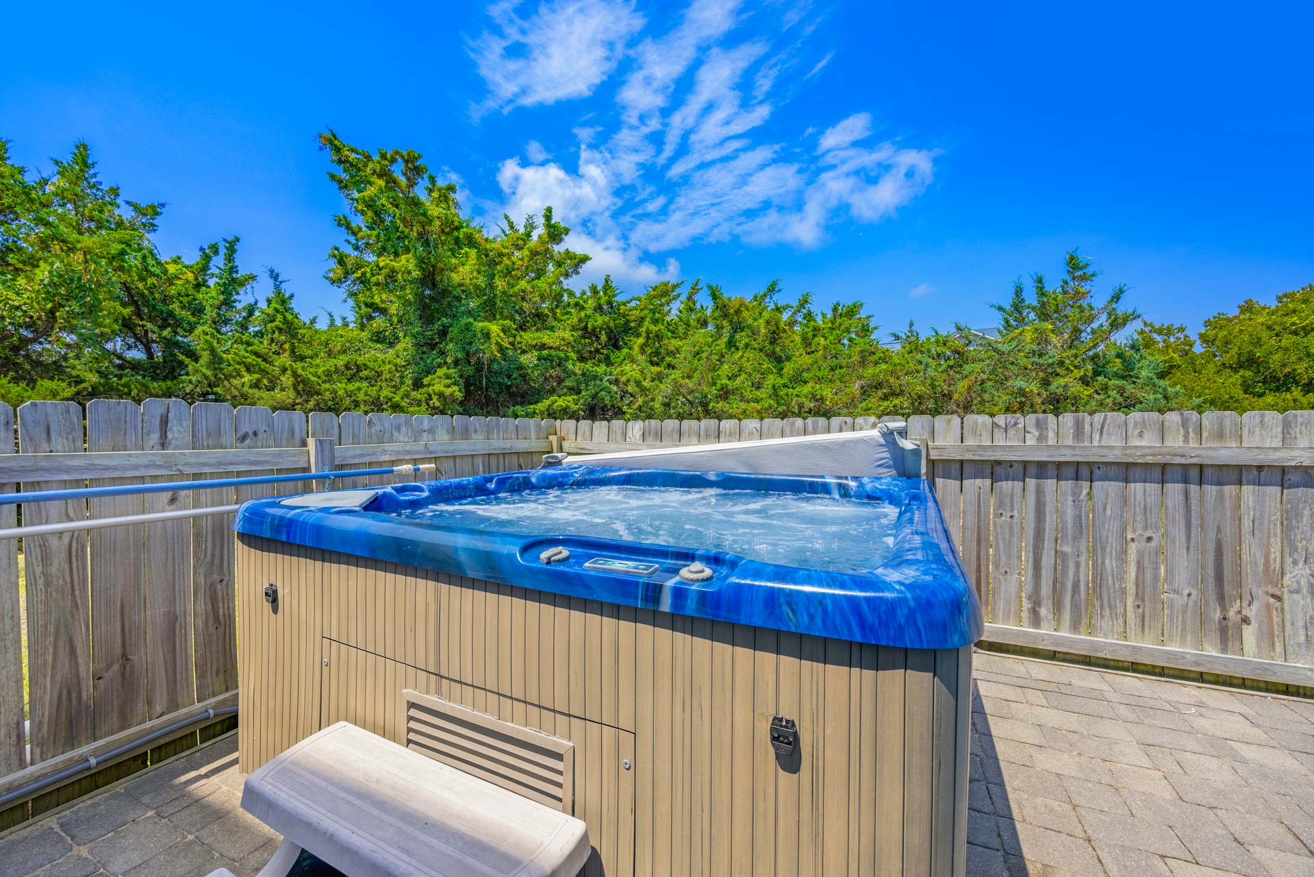 Surf Or Sound Realty 1245 Blue Wahoo Hot Tub