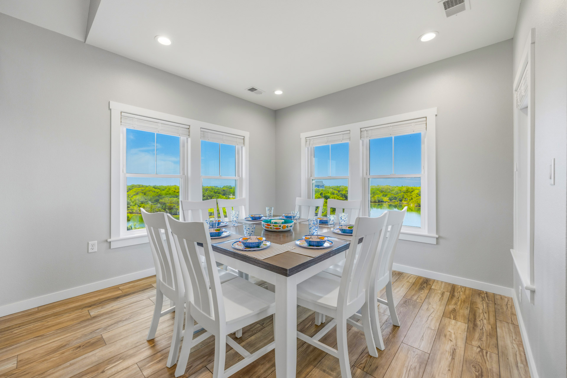 Surf Or Sound Realty 1234 Turtle Watch Dining Area 1