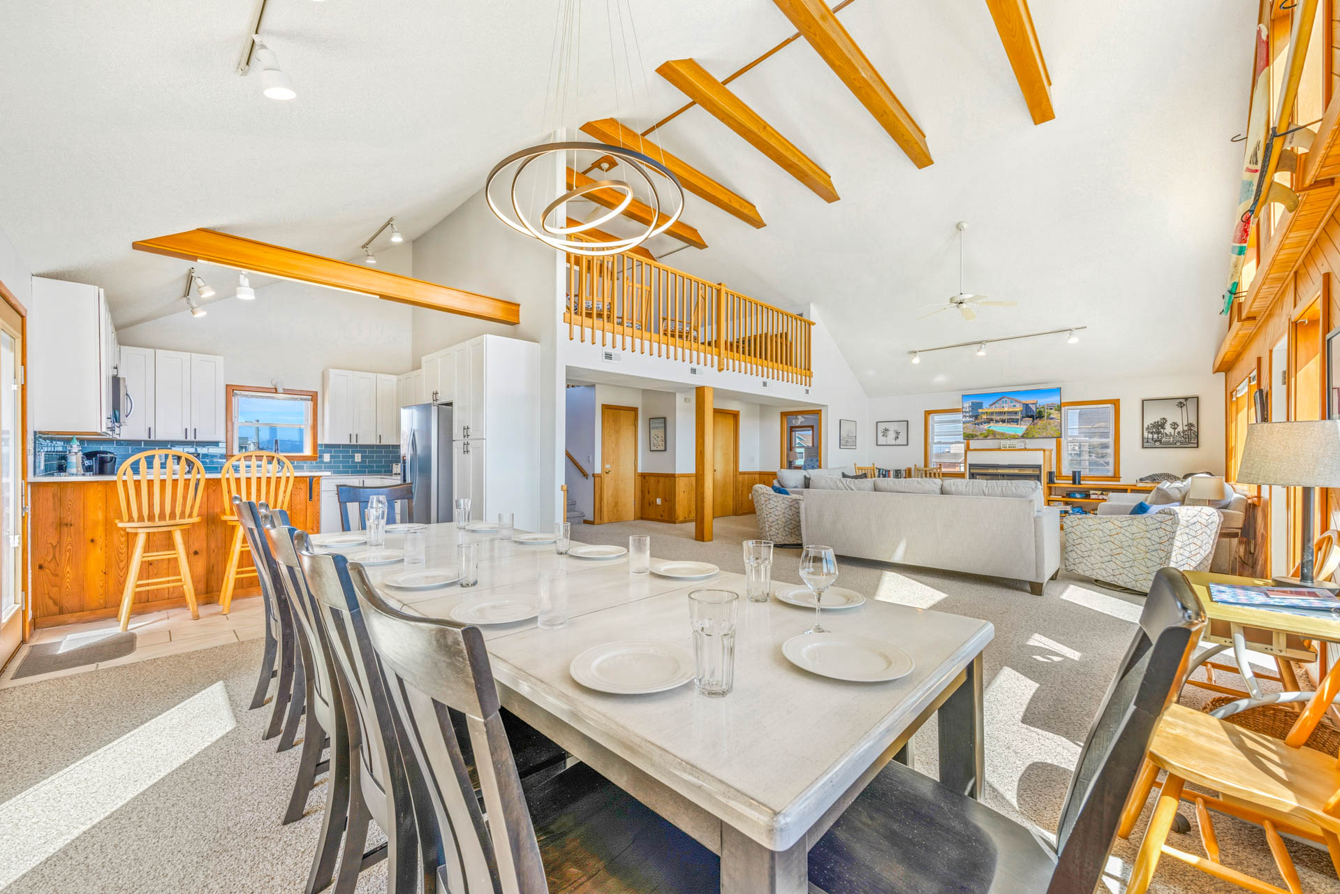 Surf Or Sound Realty 1041 Big Wednesday Dining Area 4
